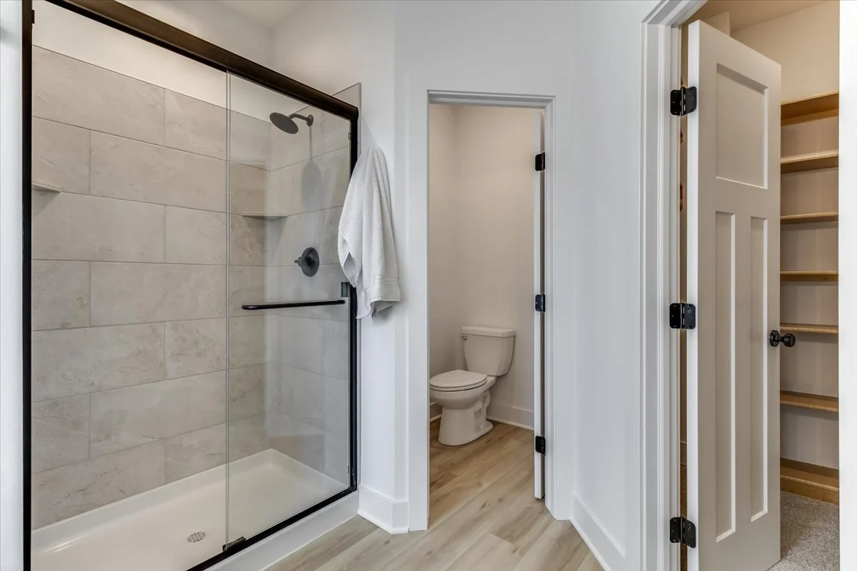 25-8988 E Bradford St-25.jpg