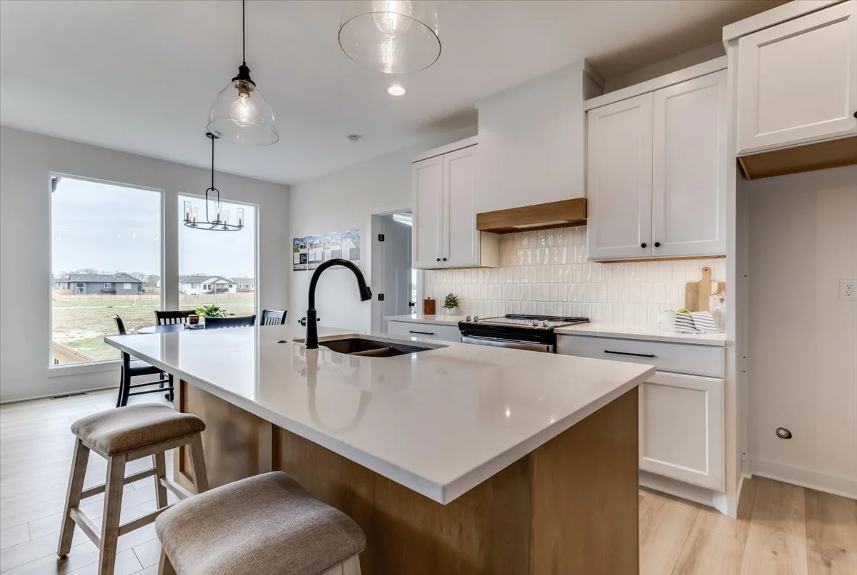 10-8988 E Bradford St-10.jpg