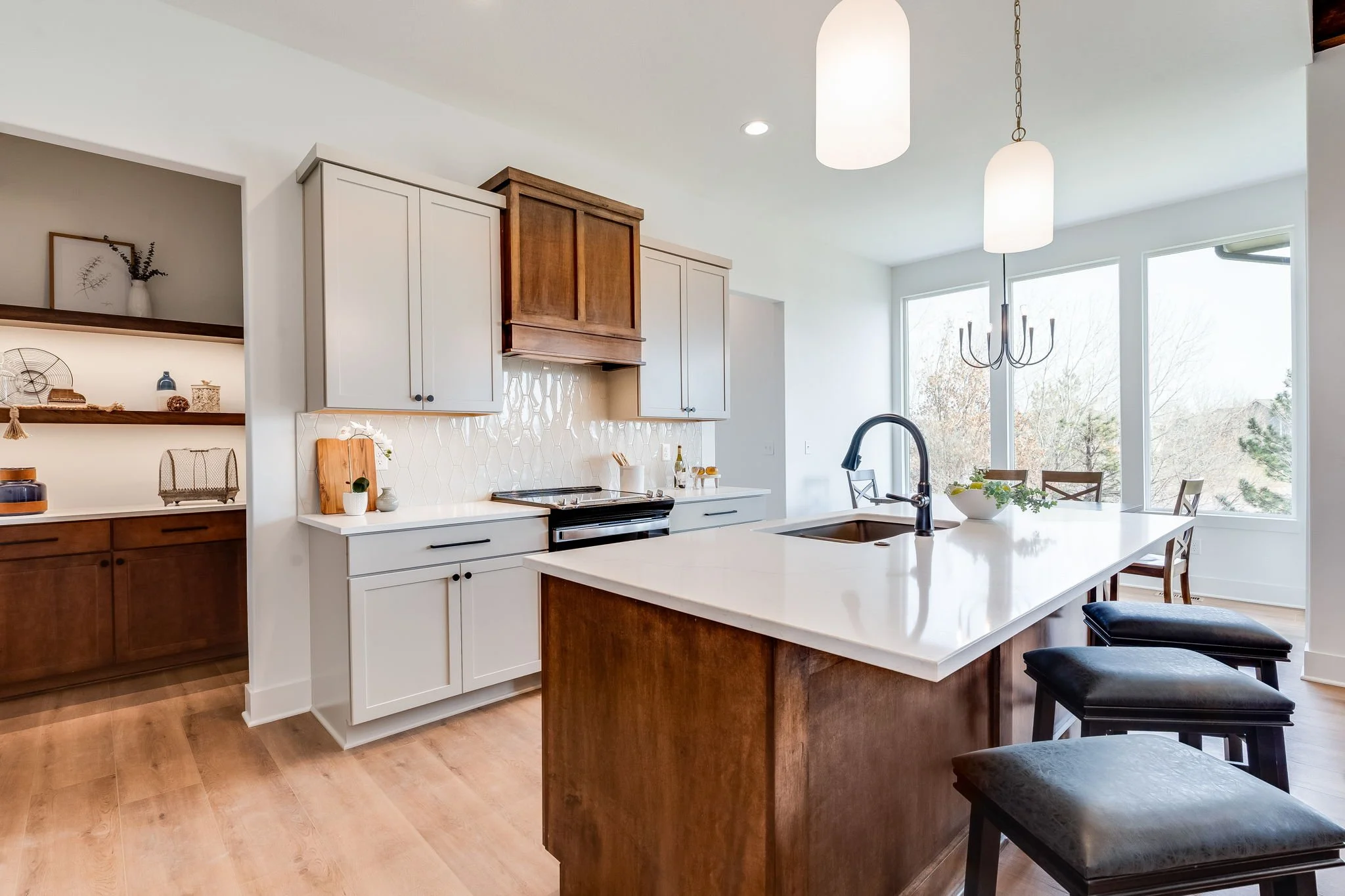 4734 N Saker St-18.jpg