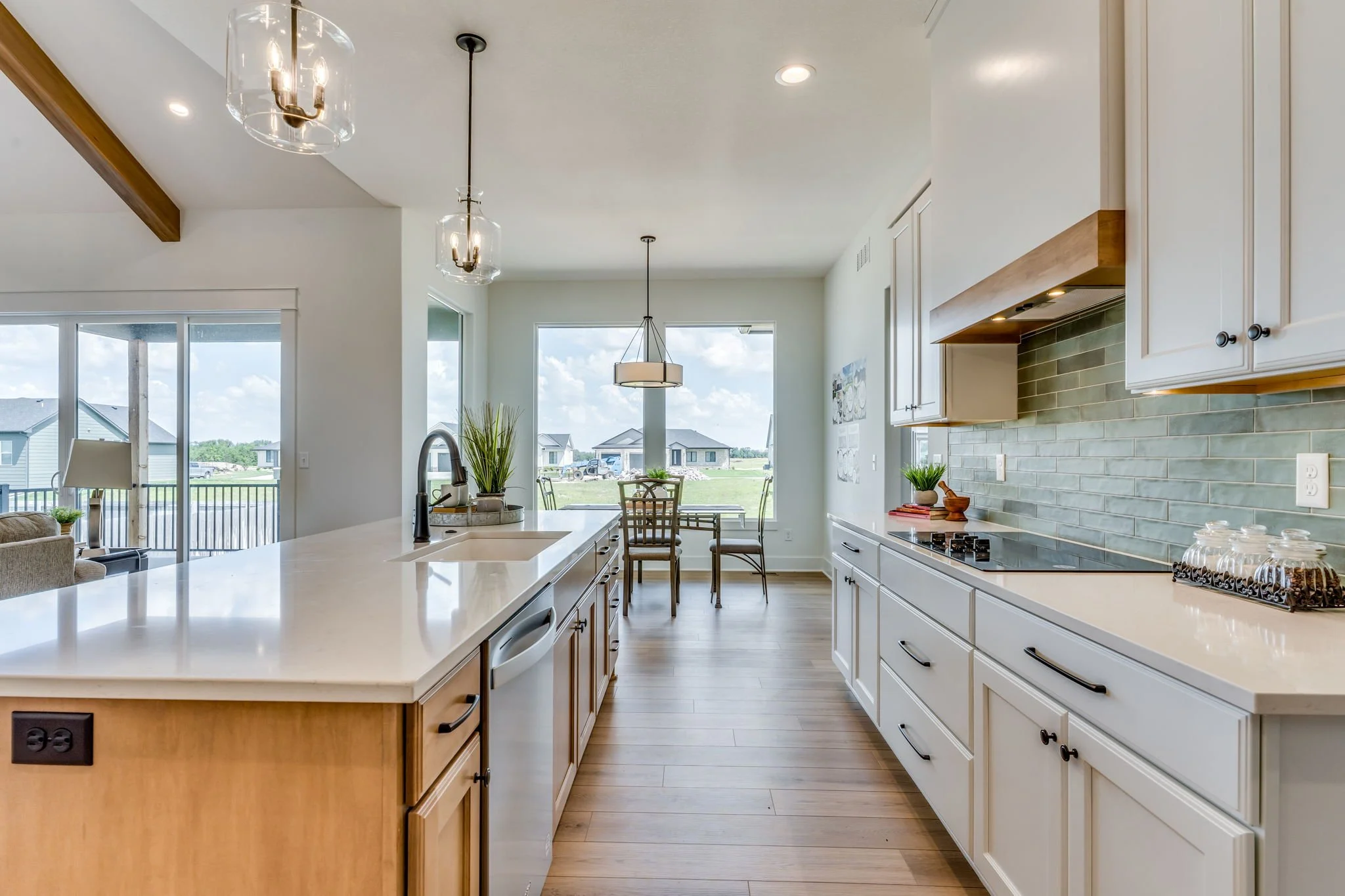 15-web-or-mls-210 S Wellcrest Ct-15.jpg