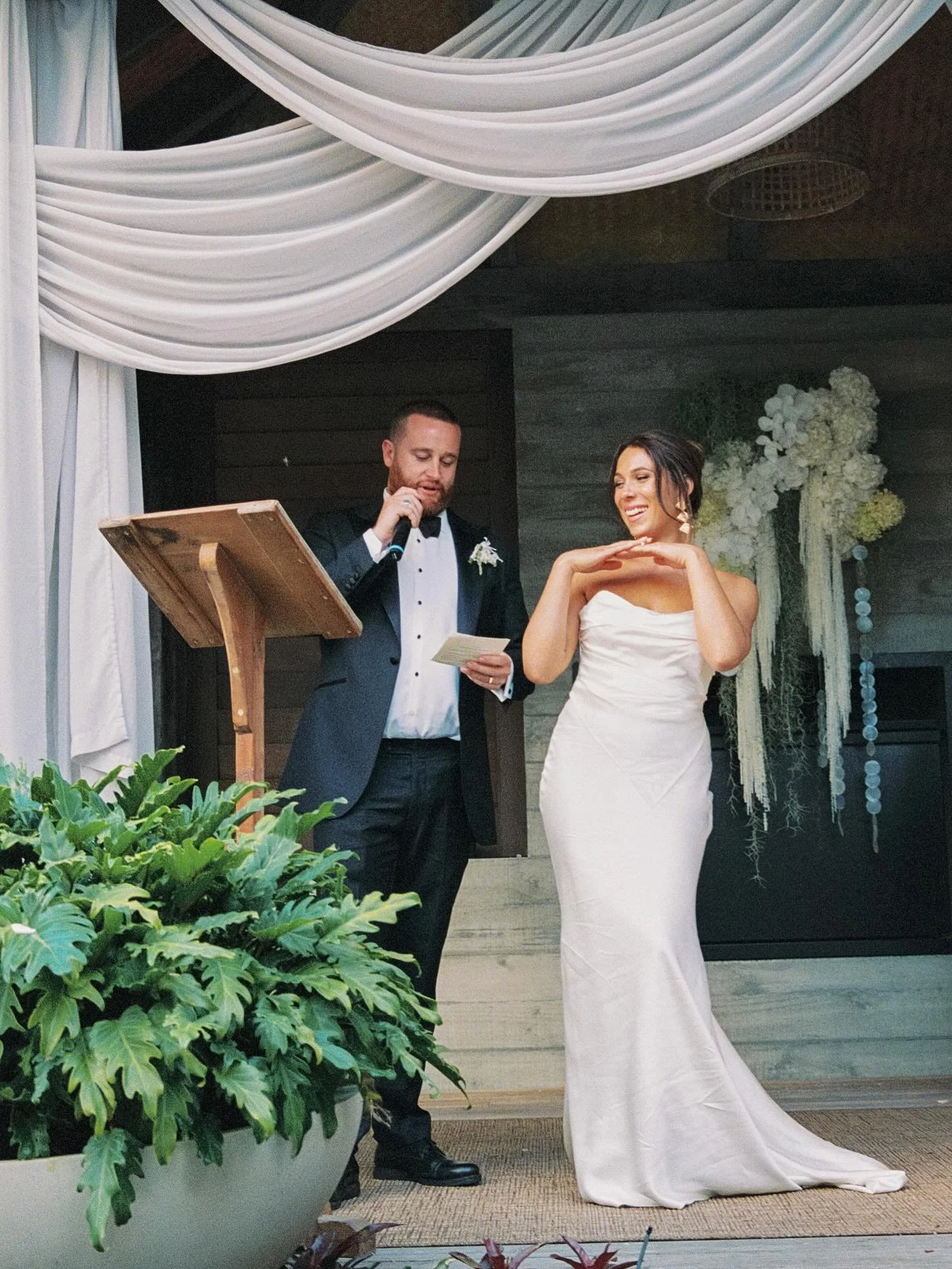 Our mossy sculptural piece for L &amp; M 👼🏼🤍
@zarastaplesweddings