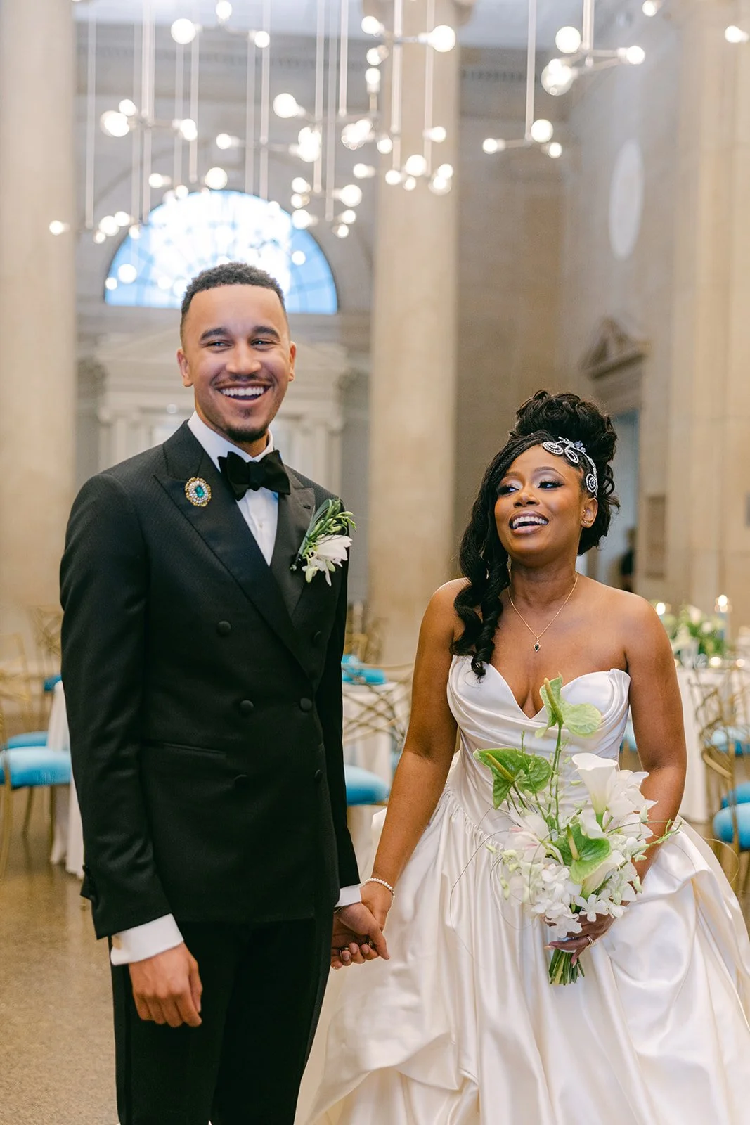 Phylicia Willis Photography
bride and groom modern florals green and white candles estate table Baltimore Museum of Art 
Ceremony pedestals modern