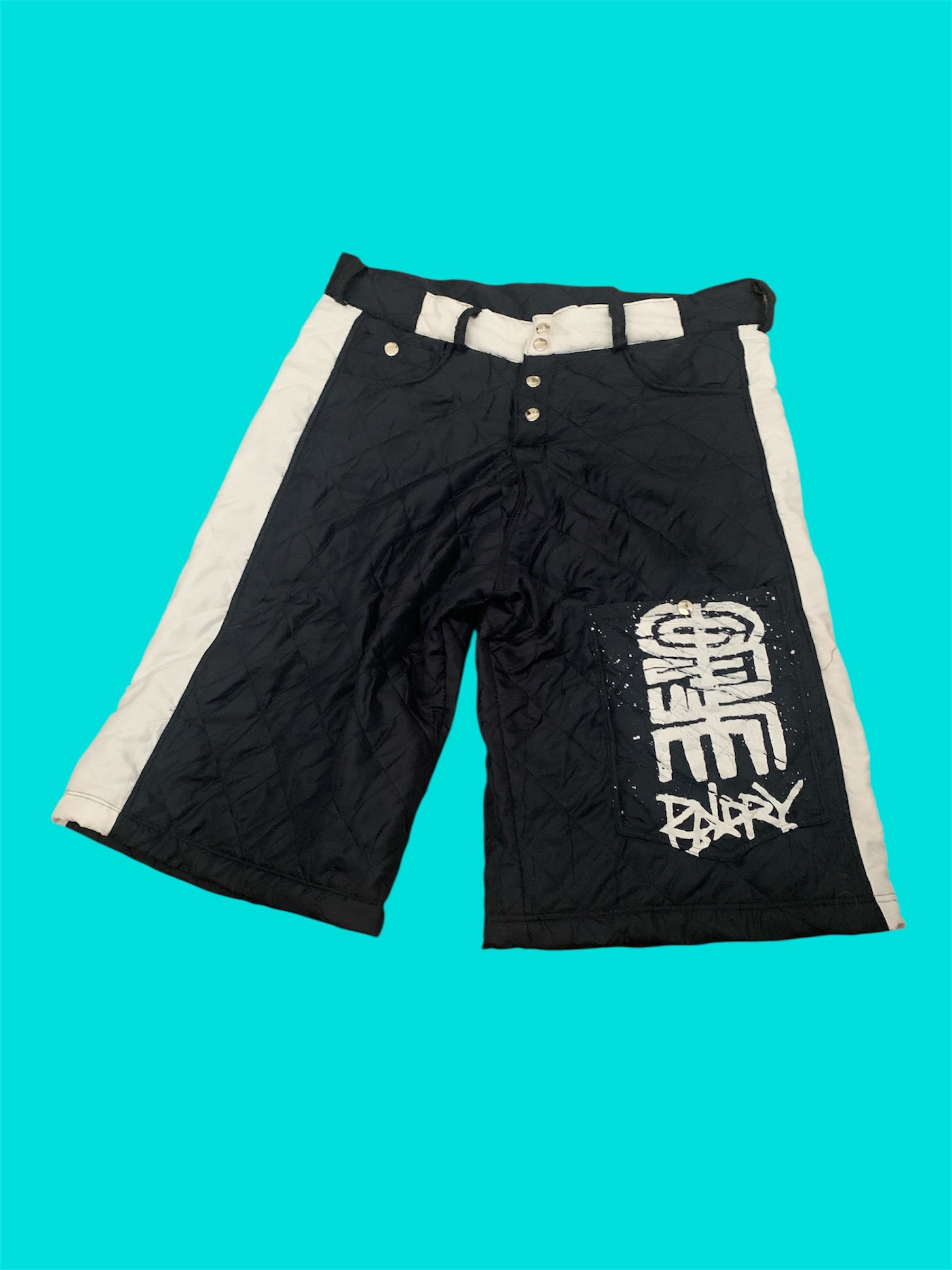 Diamond black quilted 3/4 length short