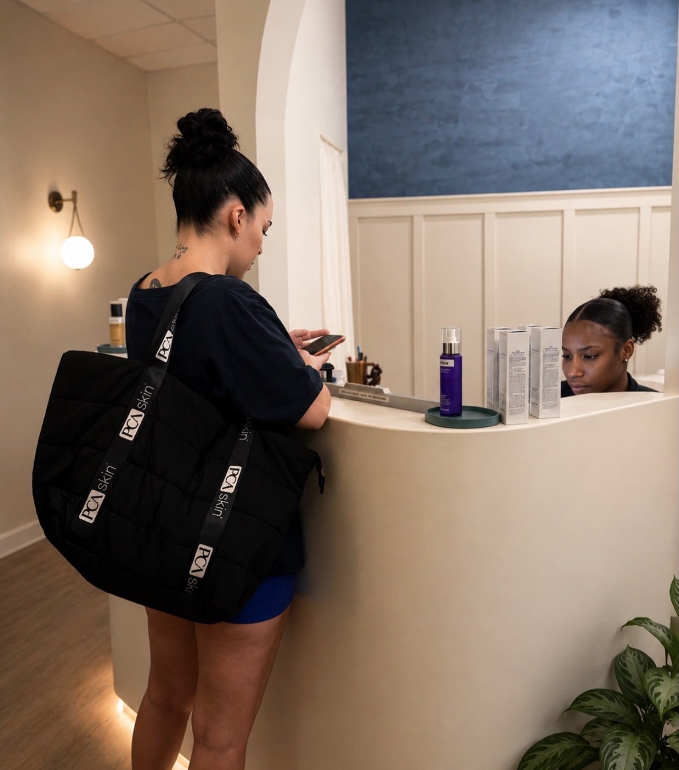 Spa Bleu favorite moments are these&hellip; 

The conversations at the front desk. The questions. The &ldquo;okay, but what do I actually need?&rdquo; 😂

We don&rsquo;t want you leaving with a bag full of products just because we can sell them to yo