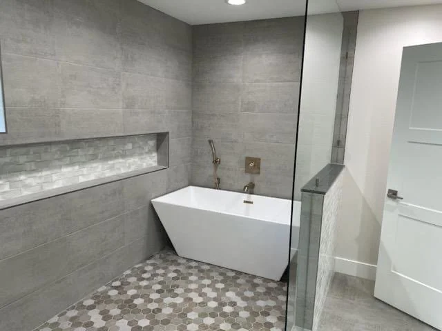 Bathroom Trend:Soothing Spa Retreat With Dramatic Flair