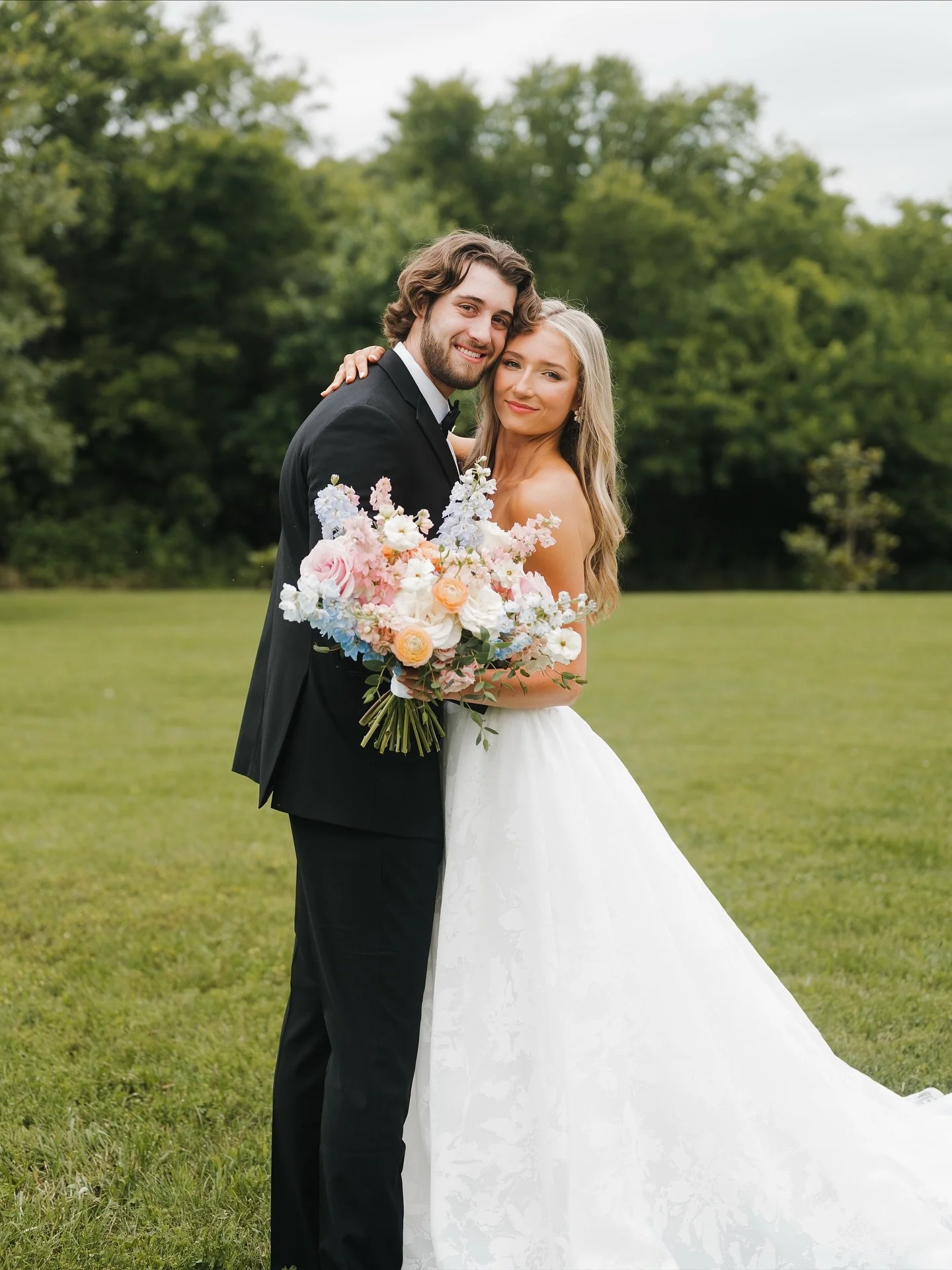 The Seamans!!✨💍🤍

Photo: @abigailclairephotographyy
Video: @filmsfromjake 
Venue: @southall_meadows 
Hair &amp; Makeup: @goldenglammtn 
Florals: @poppyflowersco 
Catering: @ej_2step_caterers