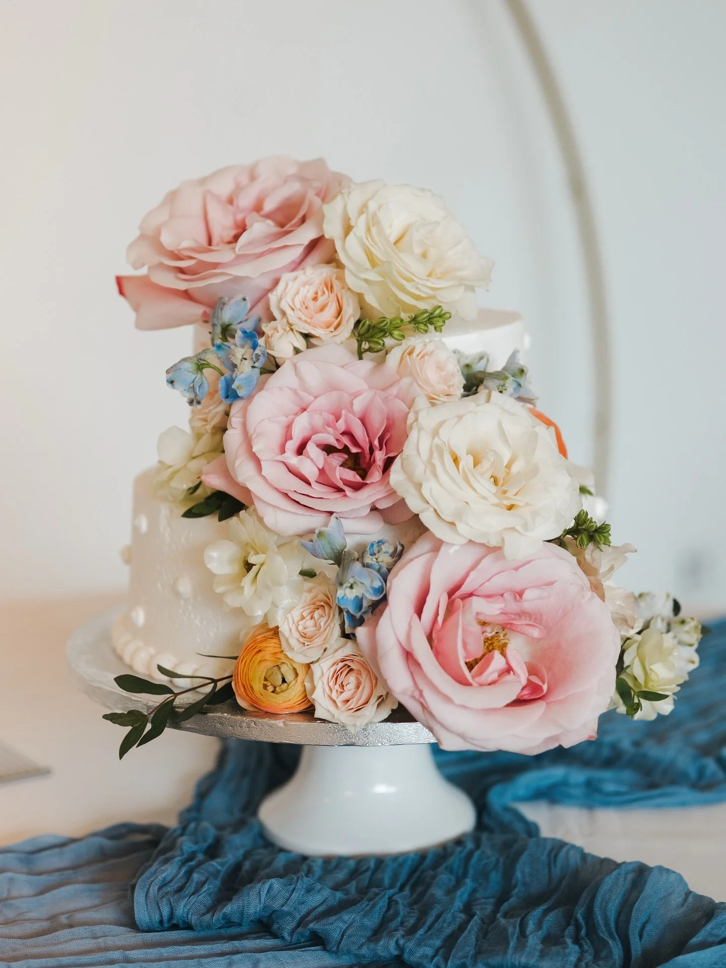 When the wedding cake is this good- it deserves it&rsquo;s own spot on my feed🌸✨