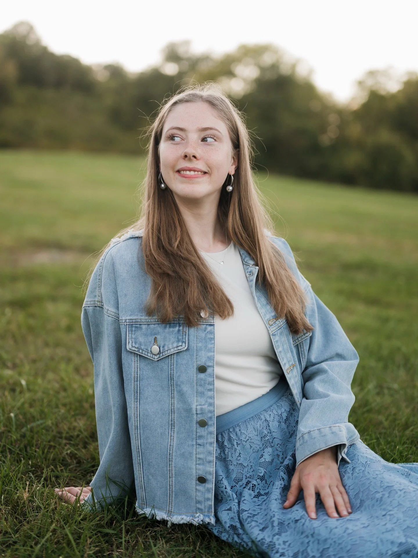 Canaan brought such a peaceful, sweet energy to her senior session, and I can&rsquo;t help but see how her personality shines in every frames. Her photos feel so natural &amp; effortless and it was the best senior session to end last year on.