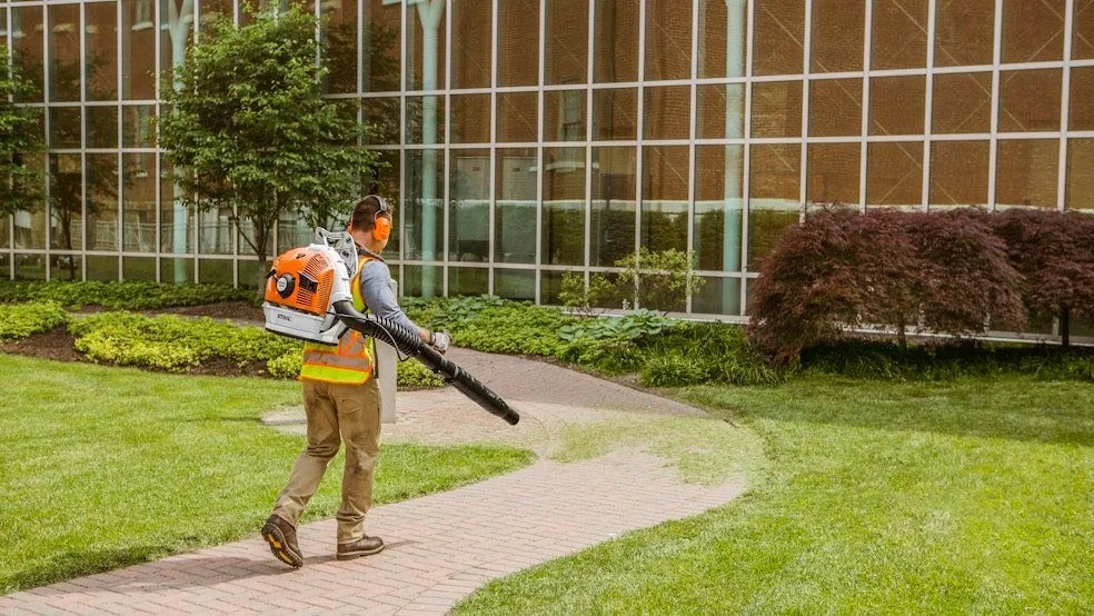 leaf blowing, fall landscape maintenance, spring lawn care