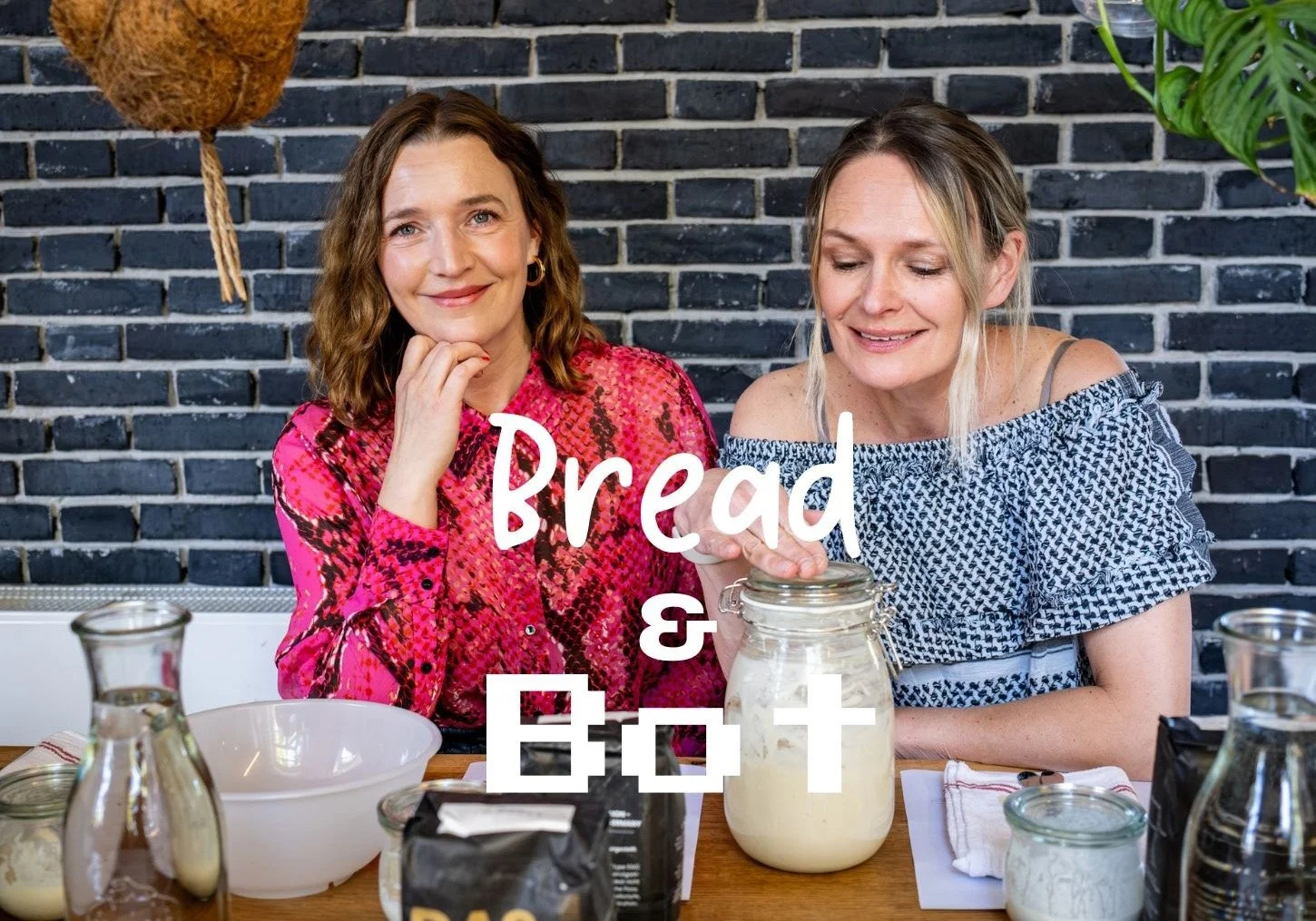 Angela Ziegler, Gründerin der Bread & Bot Team Experience, gemeinsam mit Sauerteig-Expertin Jessica Stüer.