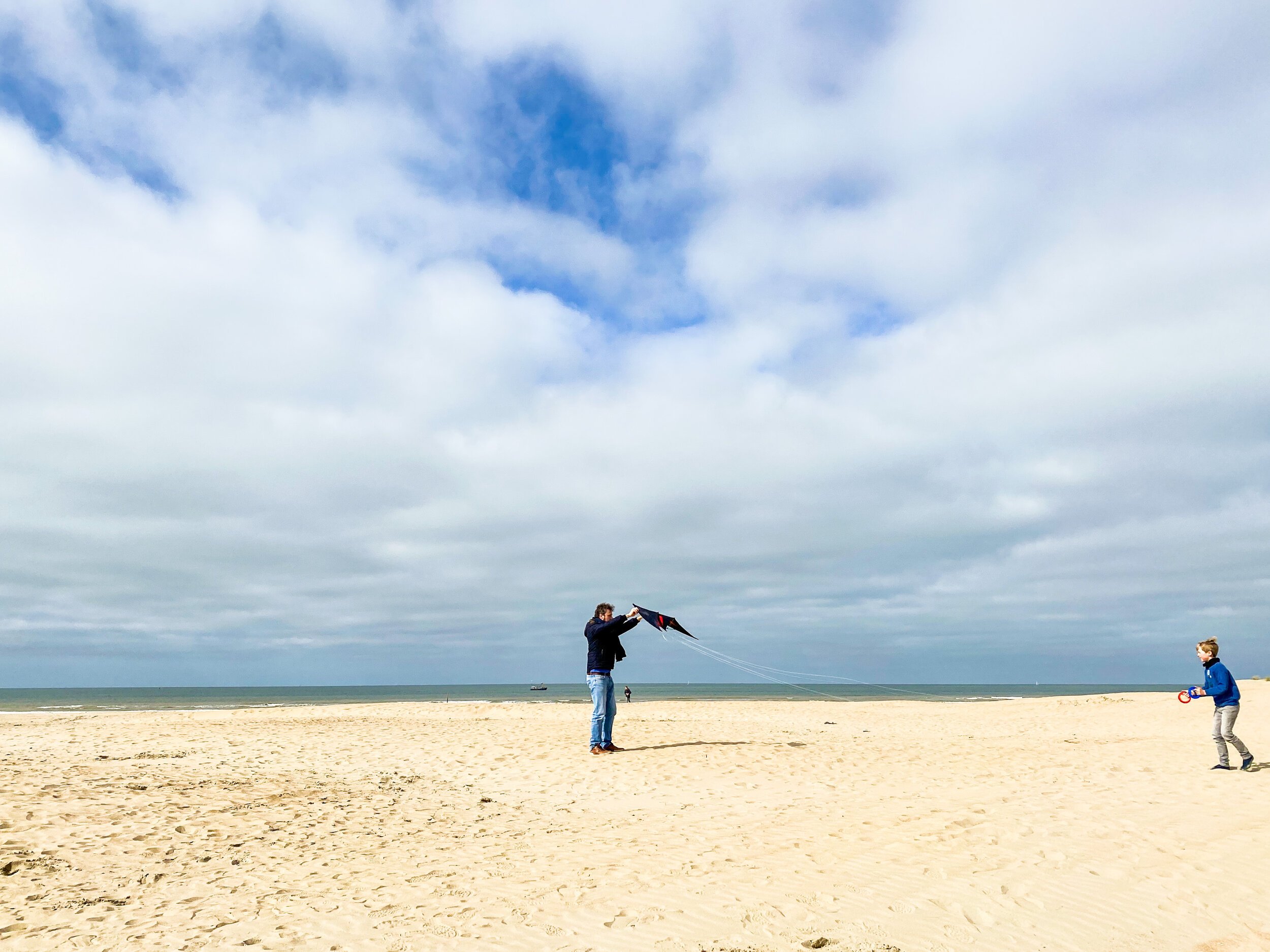 spelen strand oostduinkerke.JPG