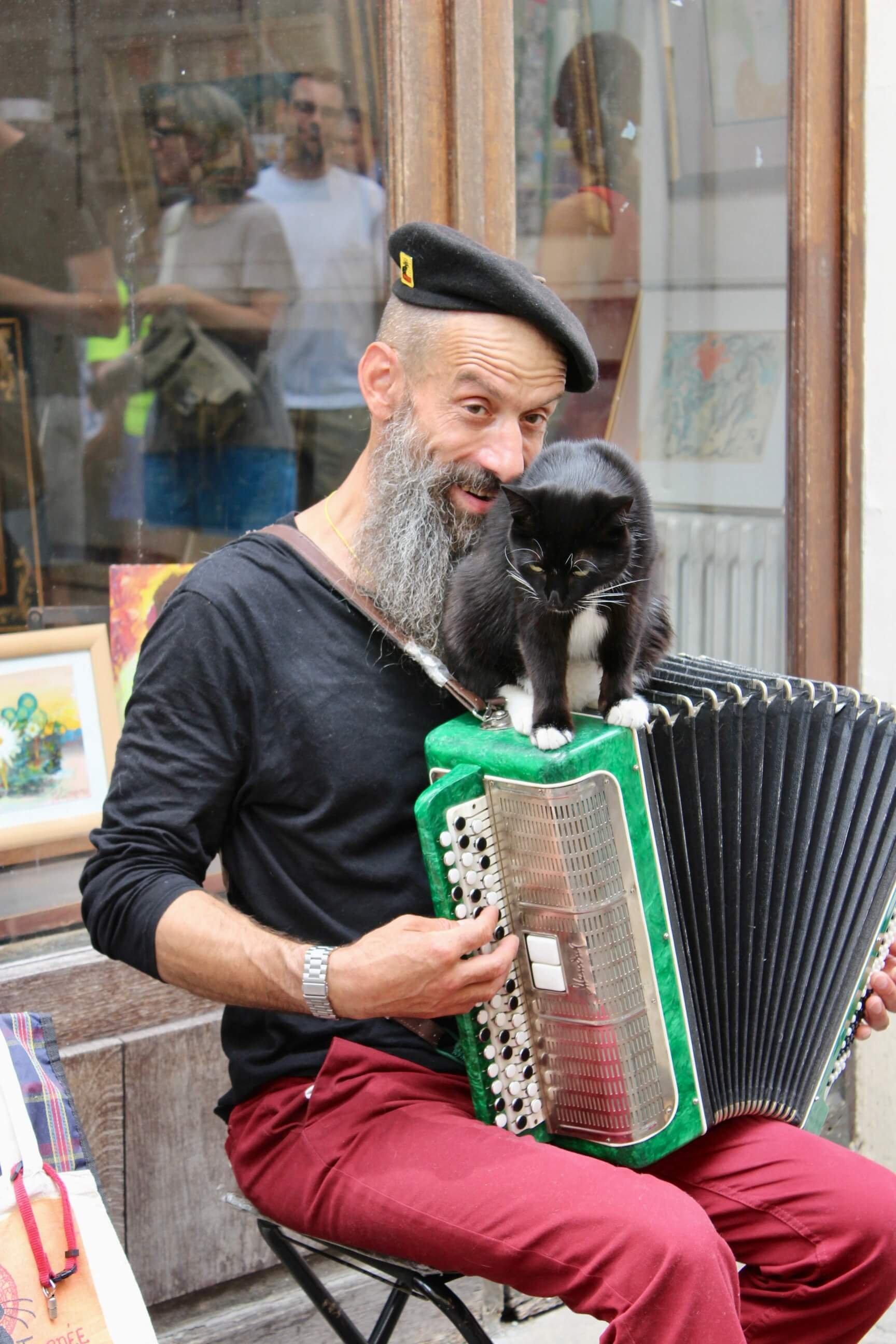 parijs montmartre muzikanten.jpeg