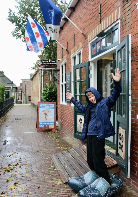 fries schaatsmuseum hindeloopen friesland.png