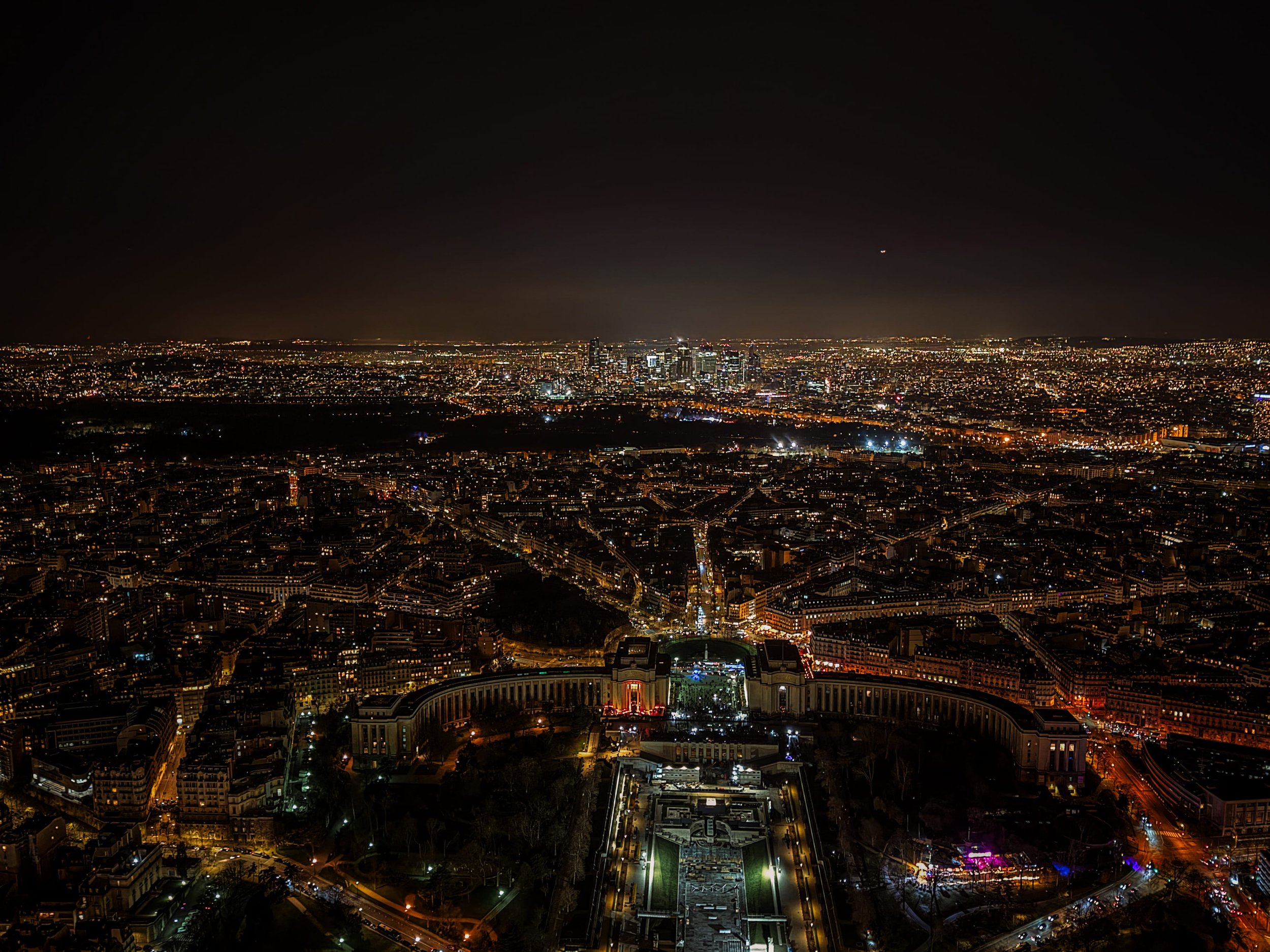 parijs by night eiffeltoren.jpg