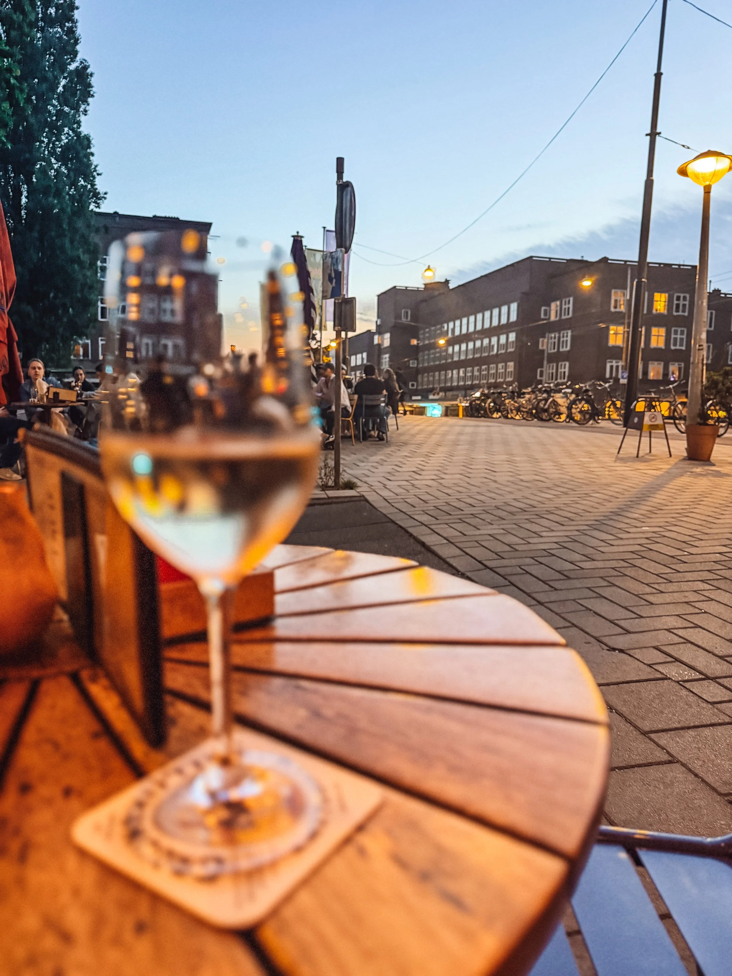 amsterdam terrasje baarsjes.jpg