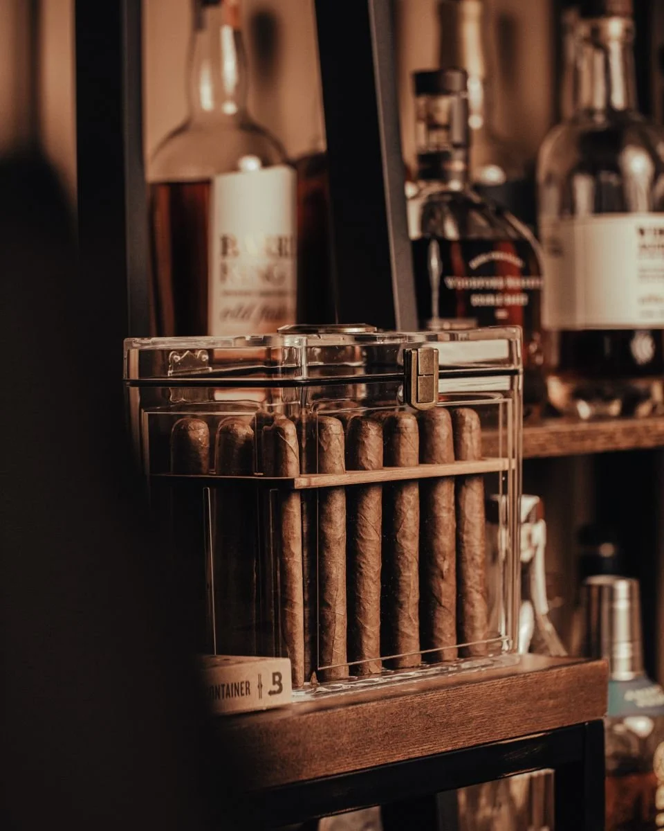 公司禮品訂製︰火機與雪茄盒，為何是高風險但高辨識度的選擇