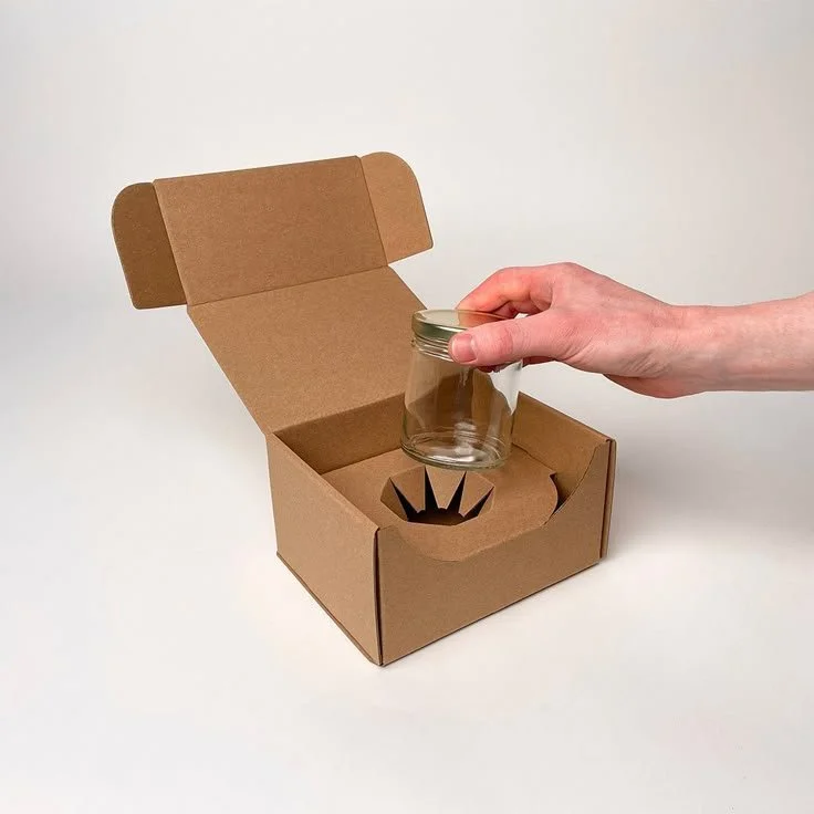 飛機盒適合寄送易碎品嗎？包裝保護力與內托配置分析