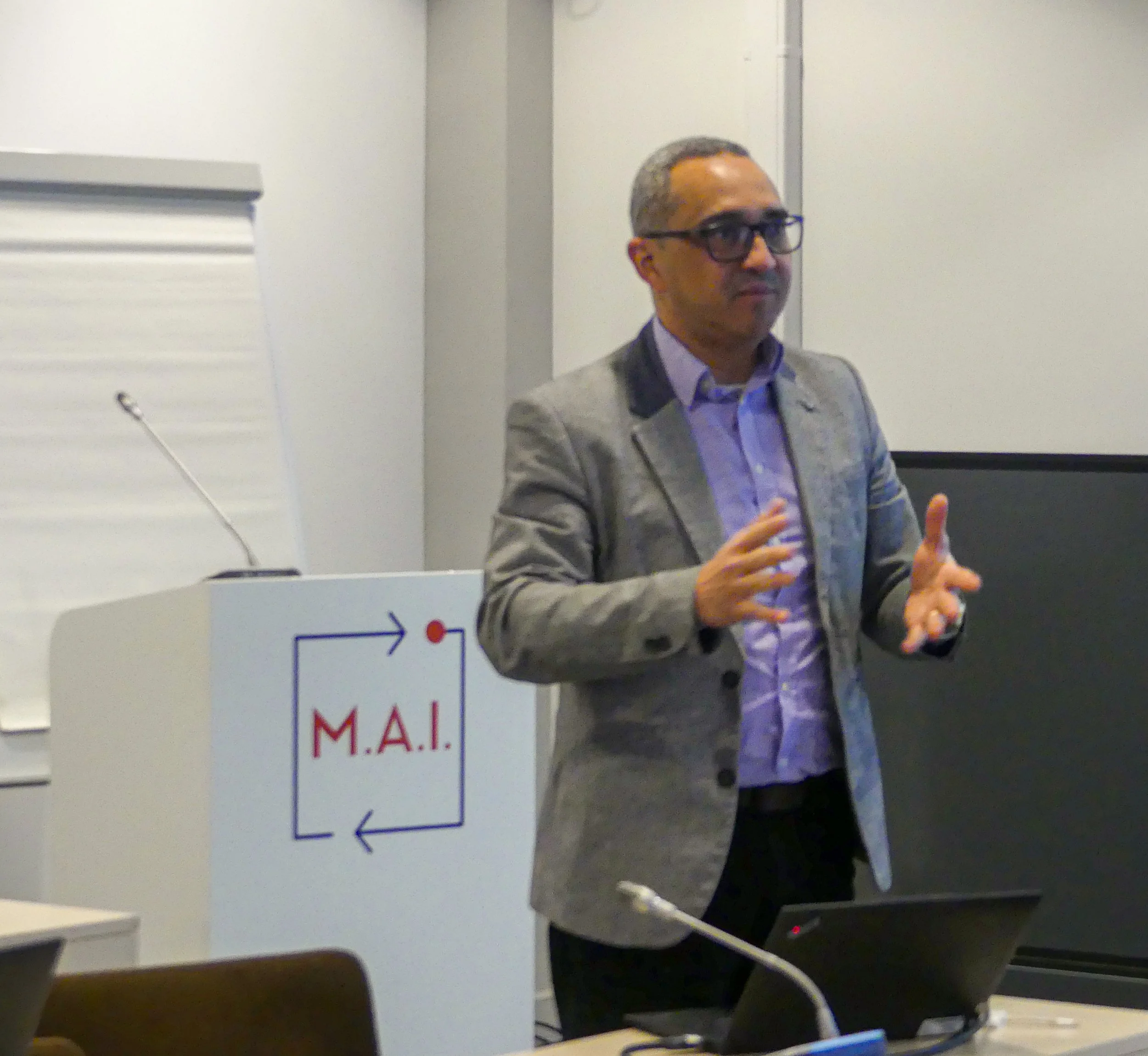 Alexeis García Pérez presenting the results of WP1.