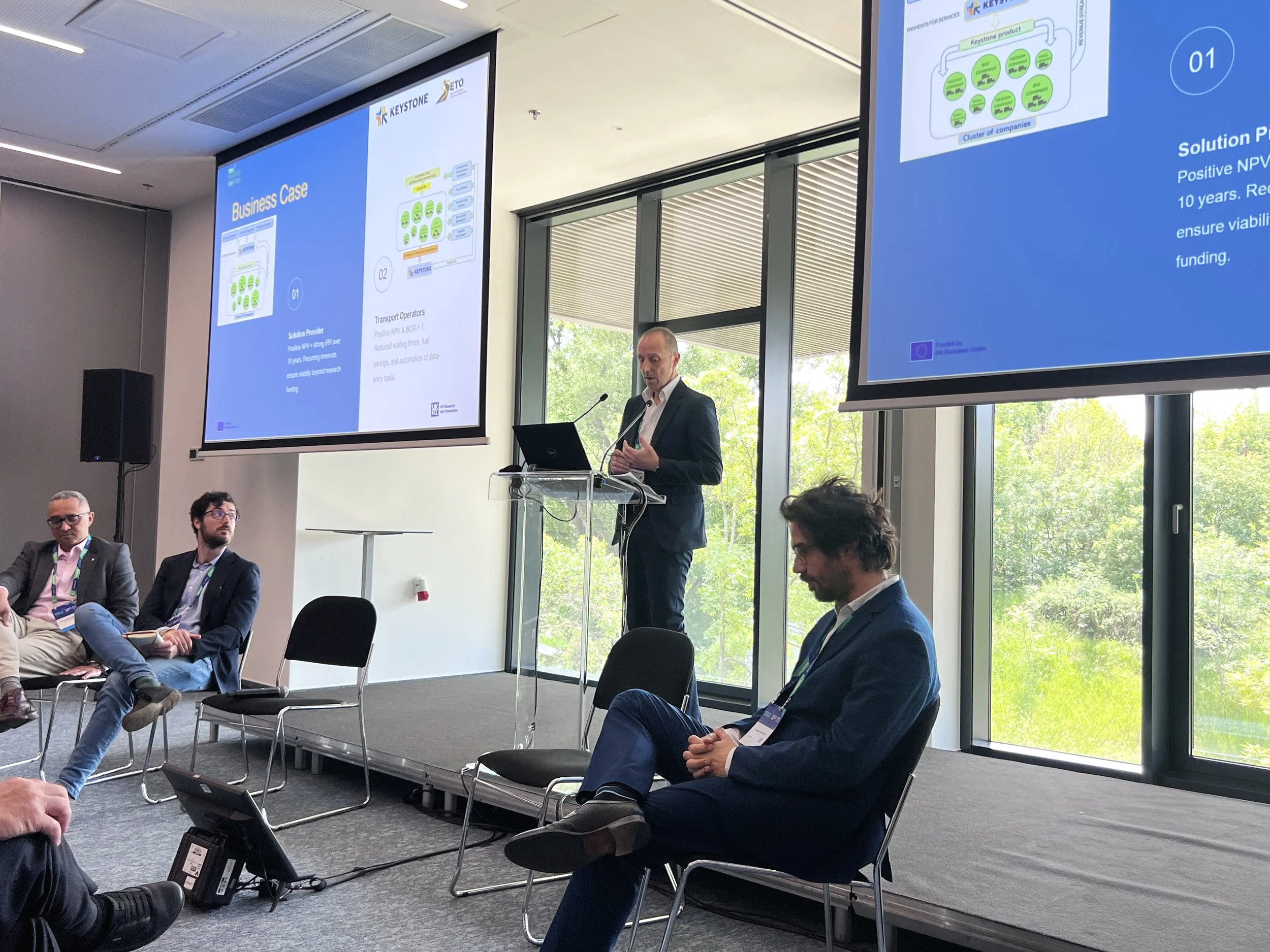 Fabrizio Camisetti presenting the results of the KEYSTONE business cases.