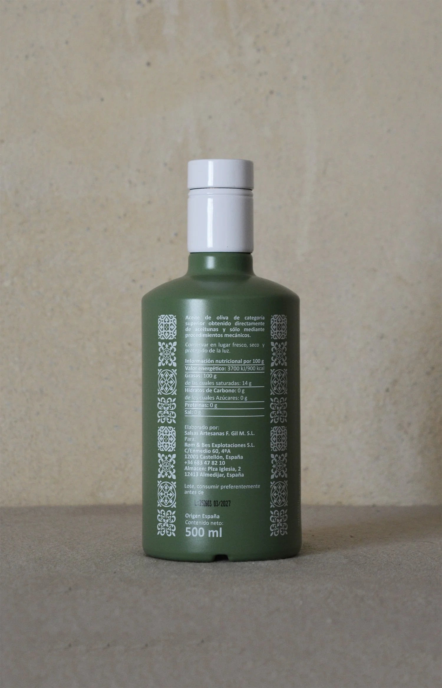 Botella AOVE Ecológico variedad Serrana de Espadán (parte trasera). Esencia de Espadán