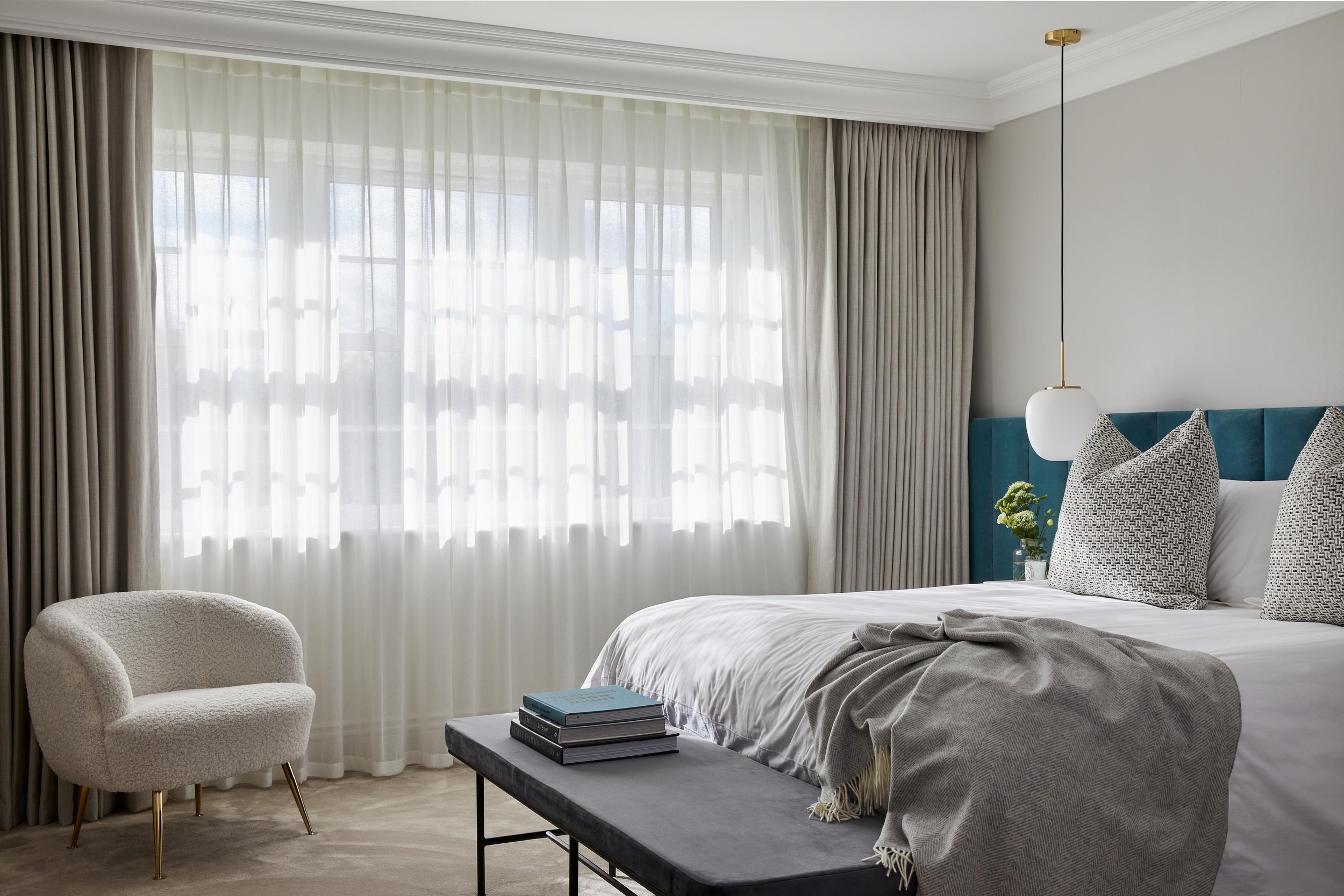 Ridgeway House kitchen, open-plan lounge, statement lighting