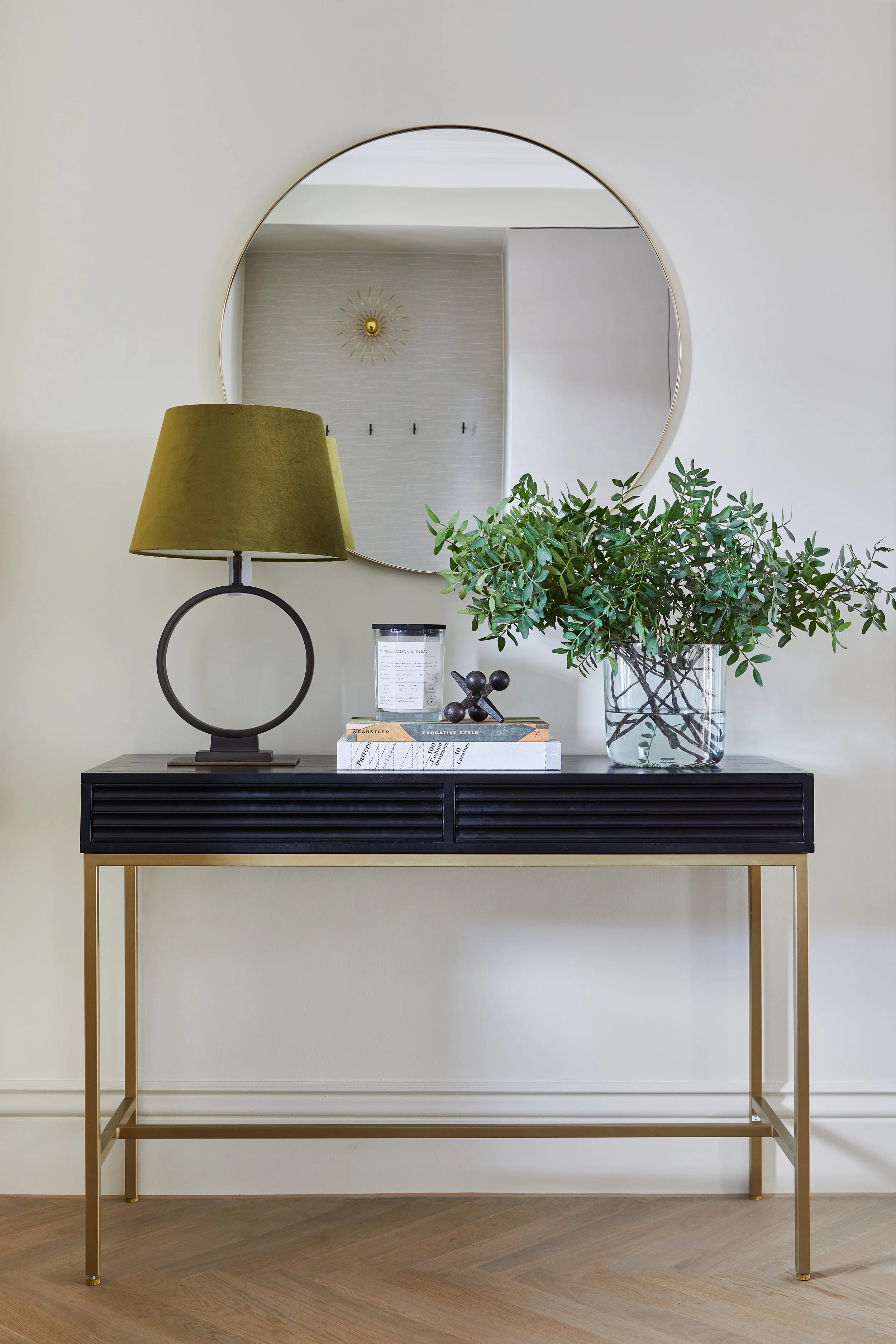 Ridgeway House kitchen, open-plan lounge, statement lighting