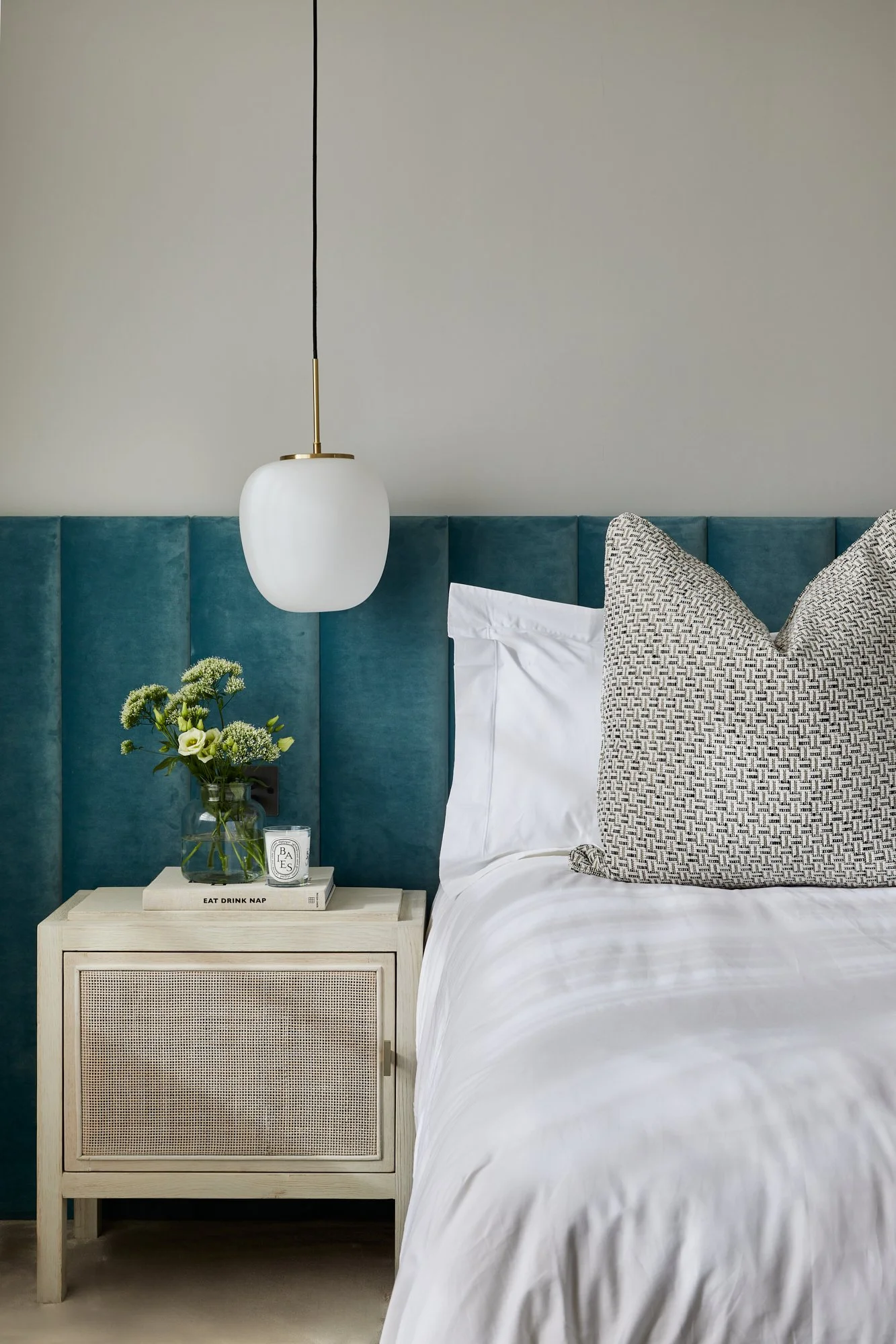 Ridgeway House kitchen, open-plan lounge, statement lighting