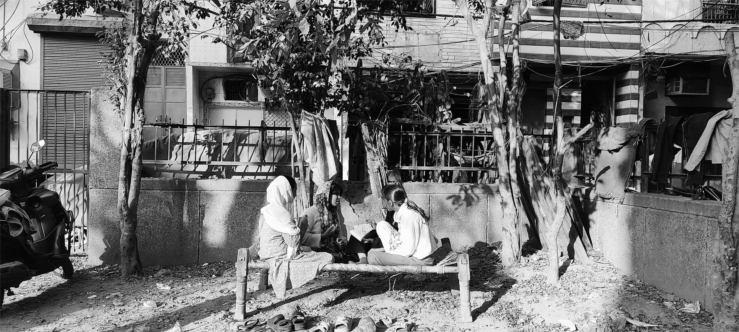 पार्क में हम लड़कियों का हिस्सा / रिहाना