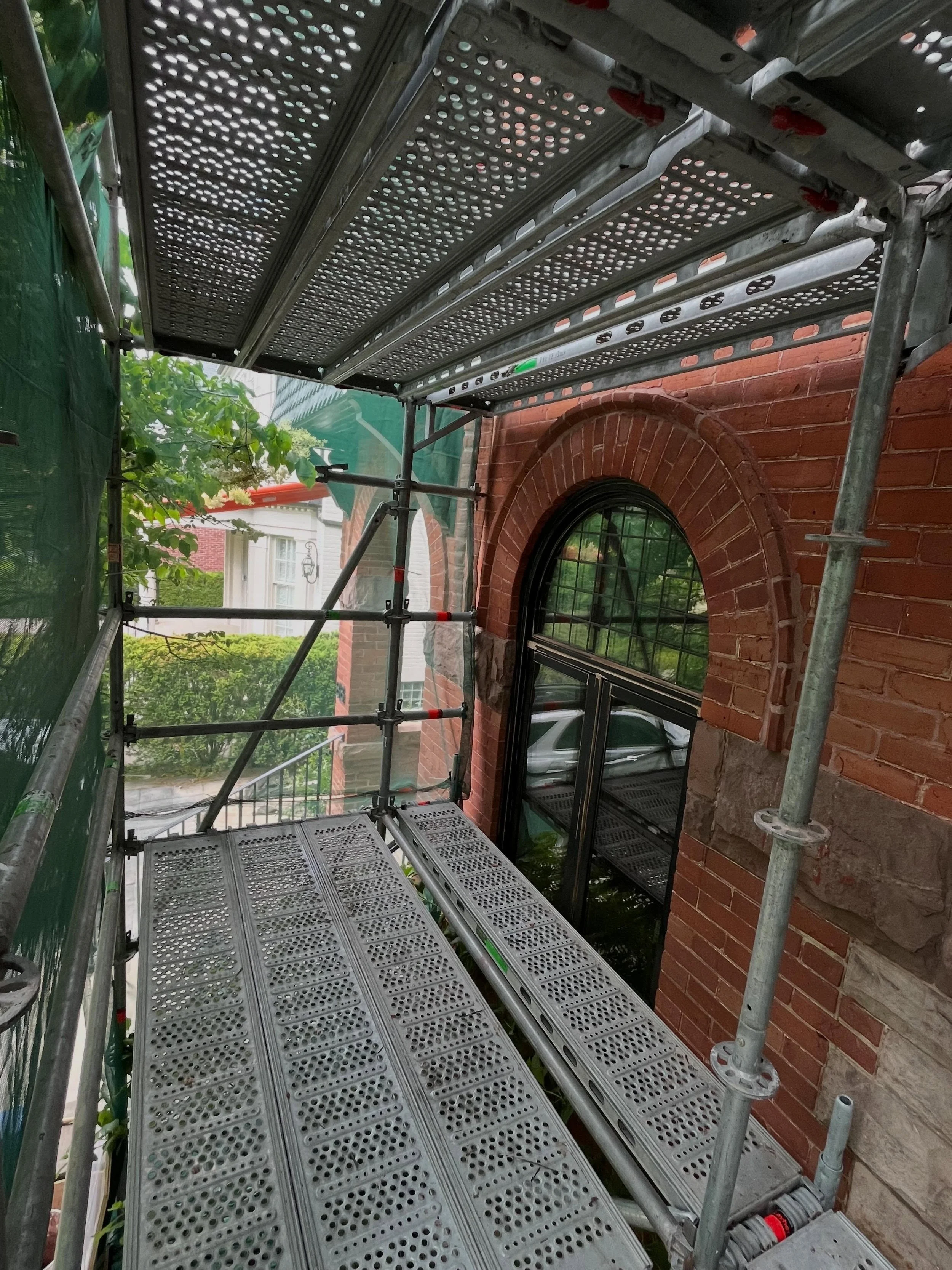 Our scaffold crew is wrapping up work this week on this Rosedale home. Chimney and masonry restoration work by @arcanarestoration , front and side access for masonry and chimney work by Johnson Playfair Scaffold. Contact us if your property needs chi