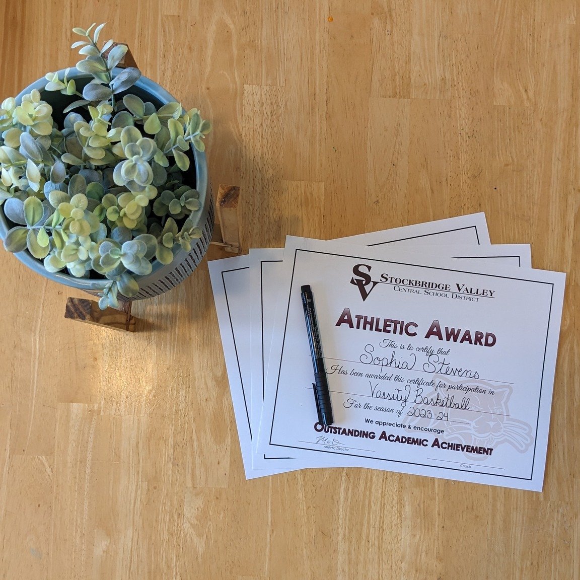 🖊Whether you're giving certificates, addressing invitations, or creating heartfelt notes, we've got you covered.

#CentralNY #Handwritting #Cursive #CentralNYEventPlanner