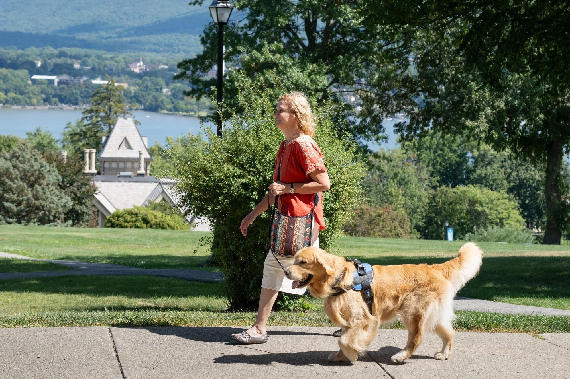 The dog’s nose knows: Golden retriever aids professor, students at the Mount