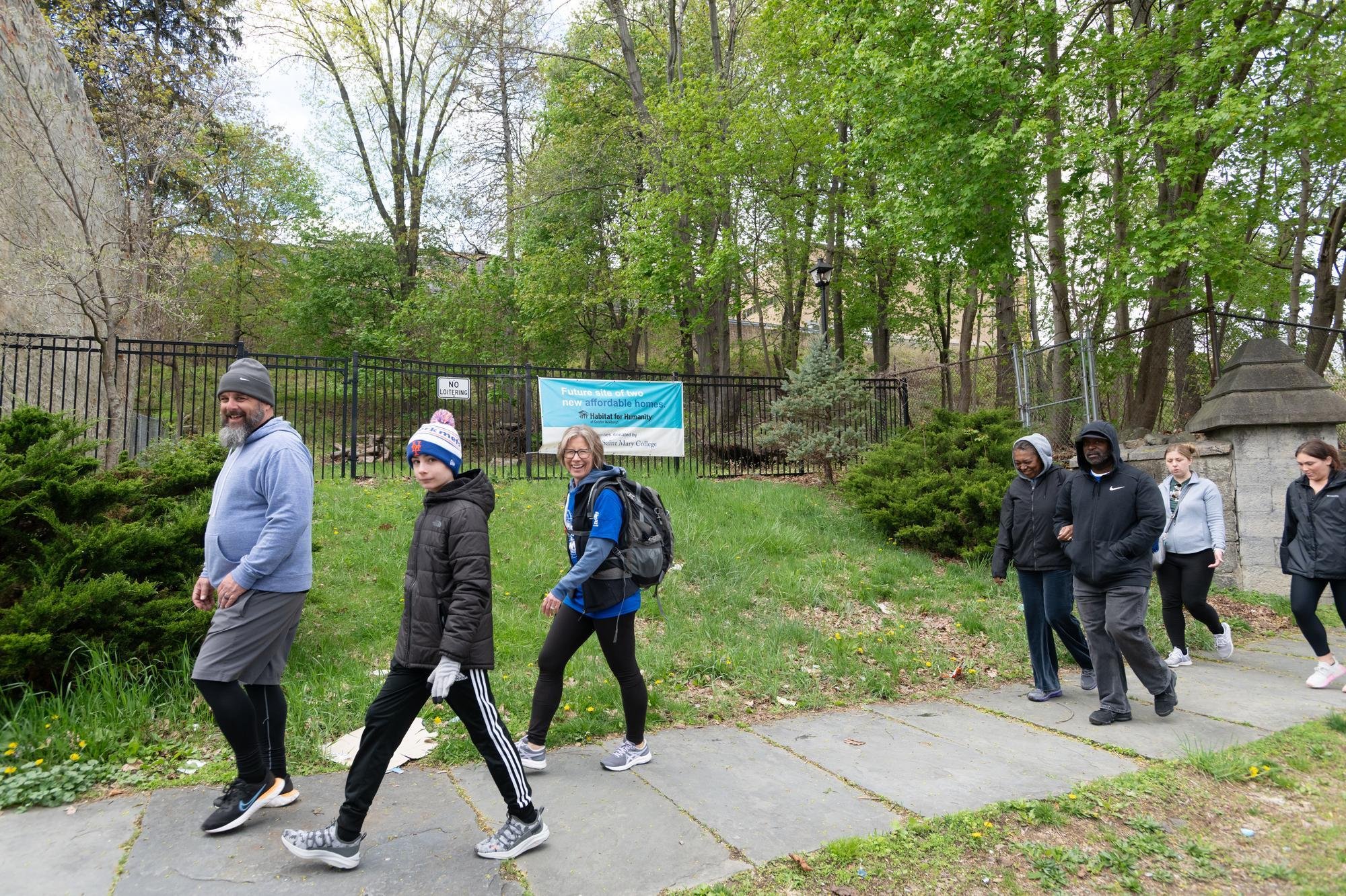 25 NOTES Habitat Walk 6394.jpg