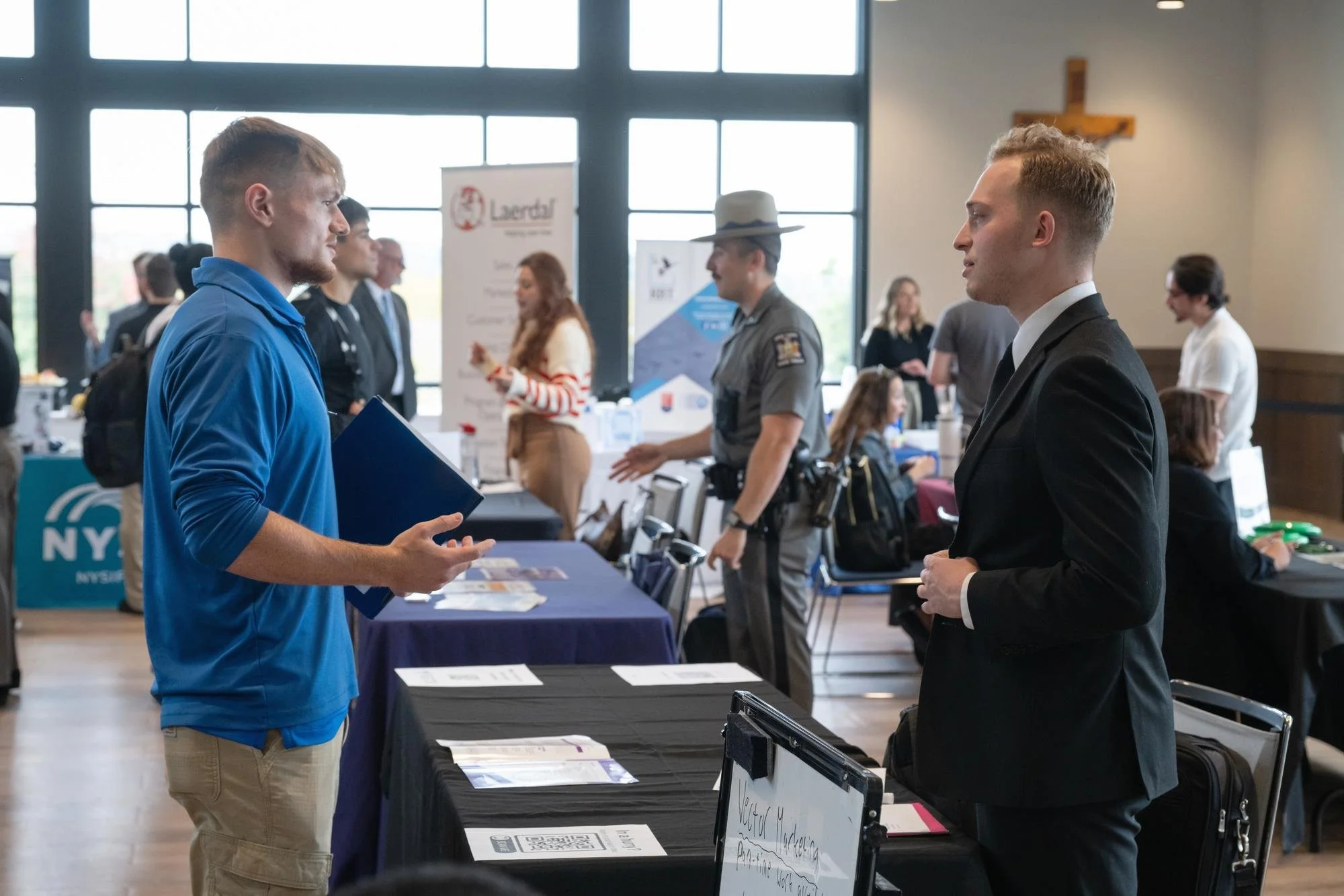 26 IT CYBER JOB Fair 5621.jpg 5621.jpg