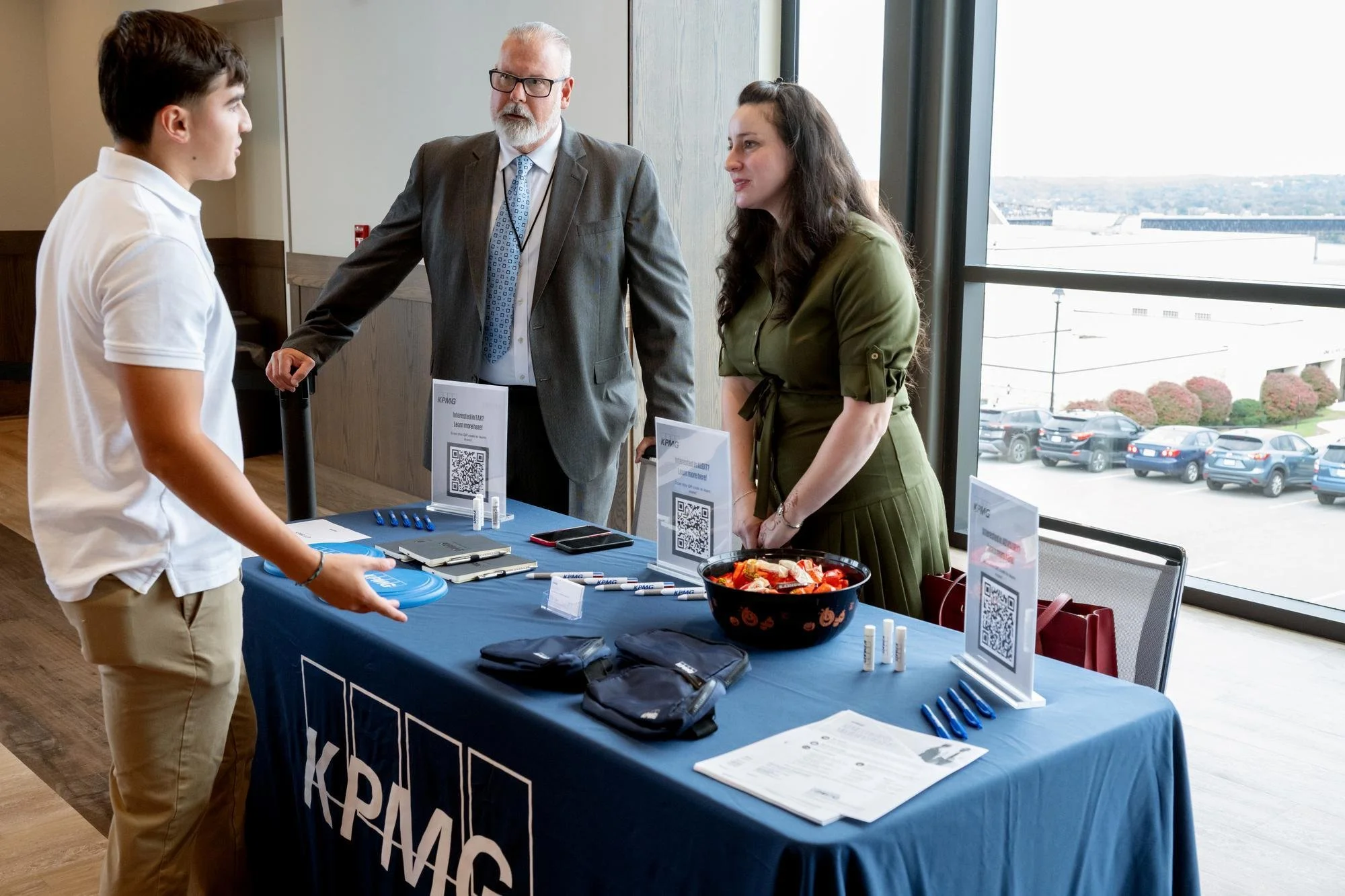 26 IT CYBER JOB Fair 5675.jpg 5675.jpg