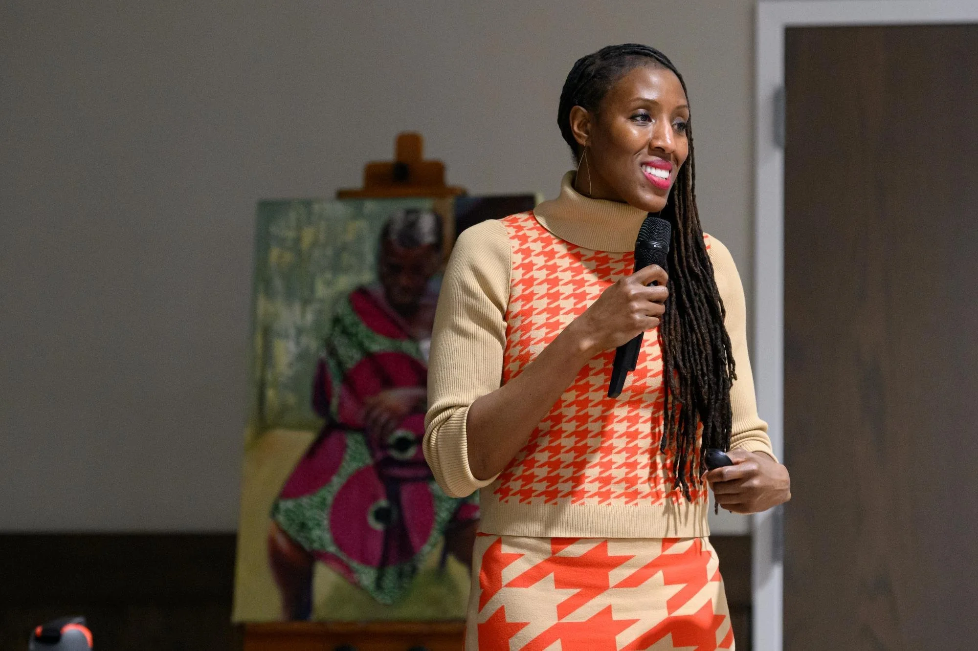 26 Desmond 560.jpg 560.jpg