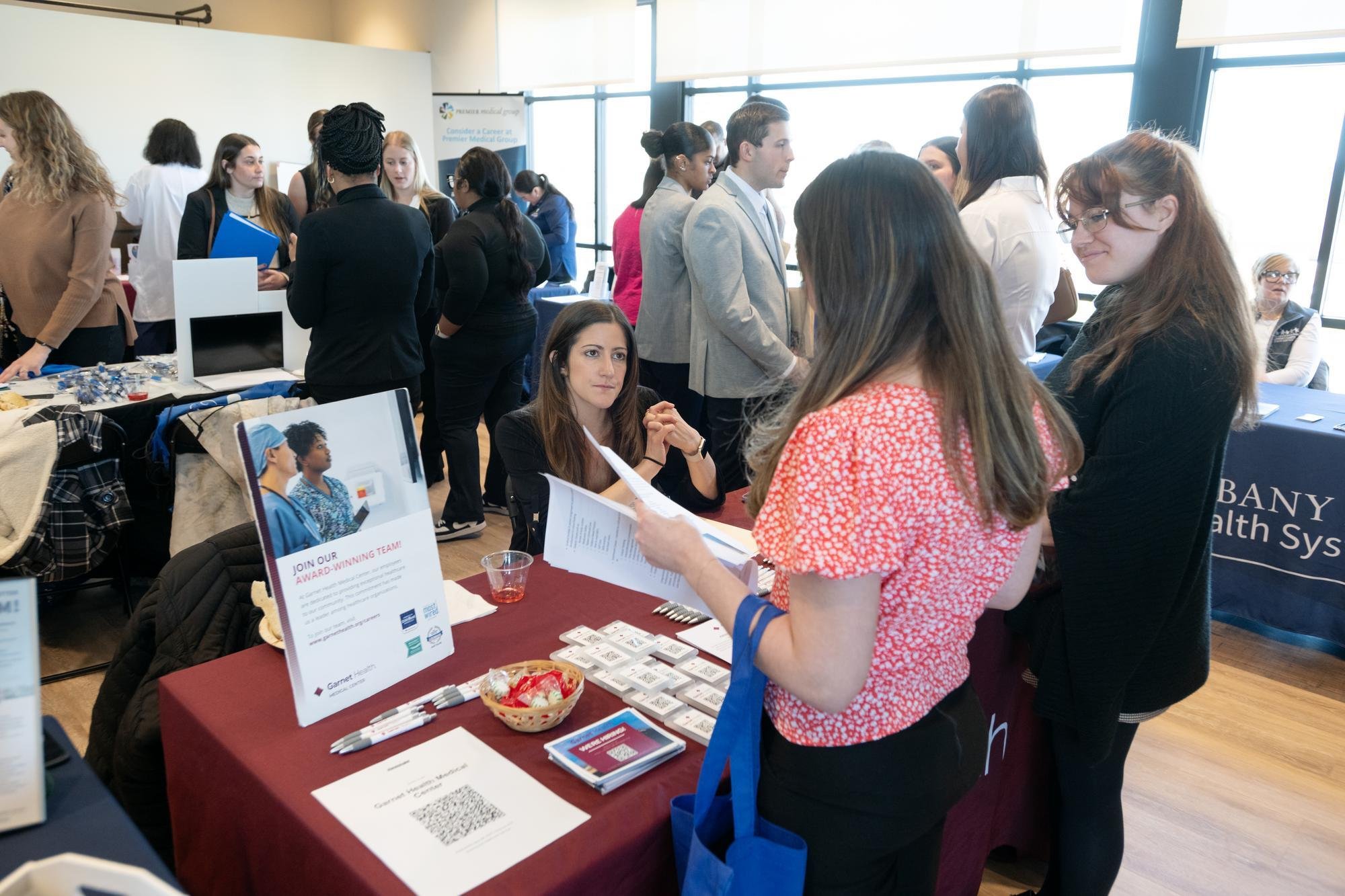 25 NOTES Nursing Job Fair 6074.jpg