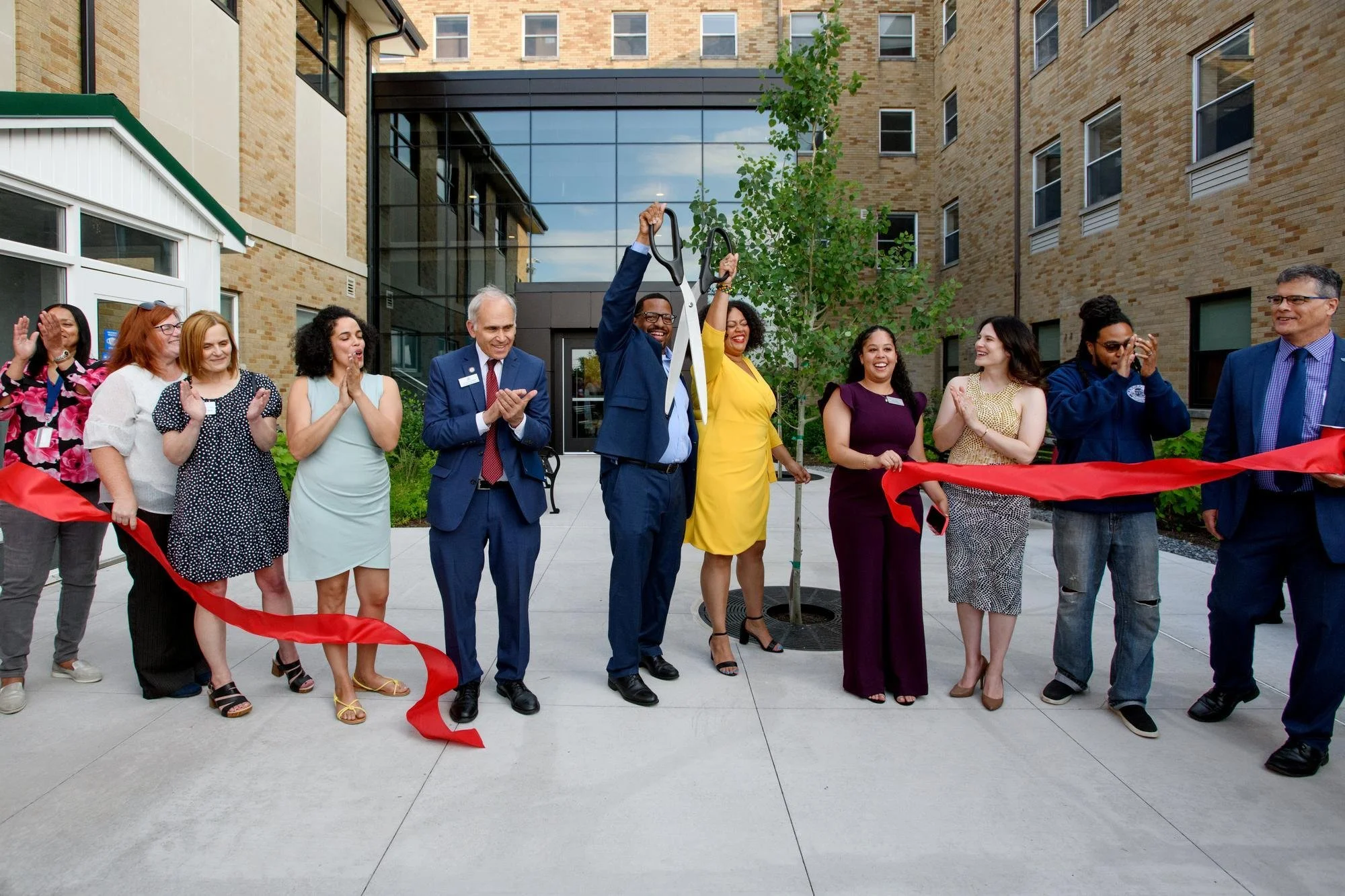 26 Desmond opening 4097 .jpg 4097.jpg