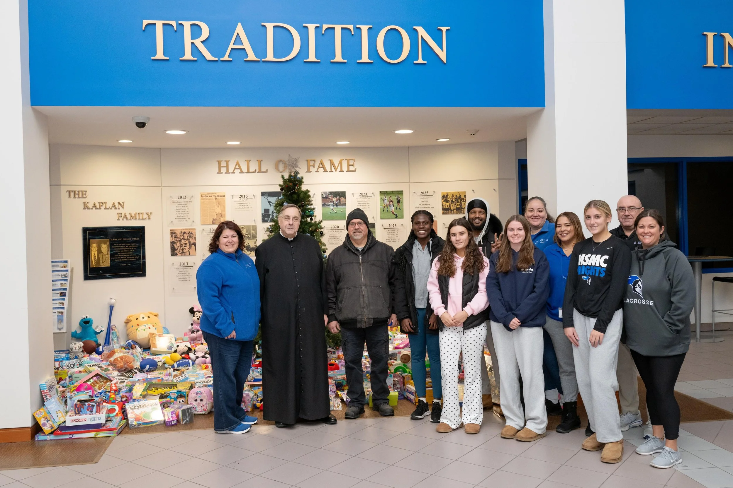 26 Toy Drive 414.jpg 414.jpg