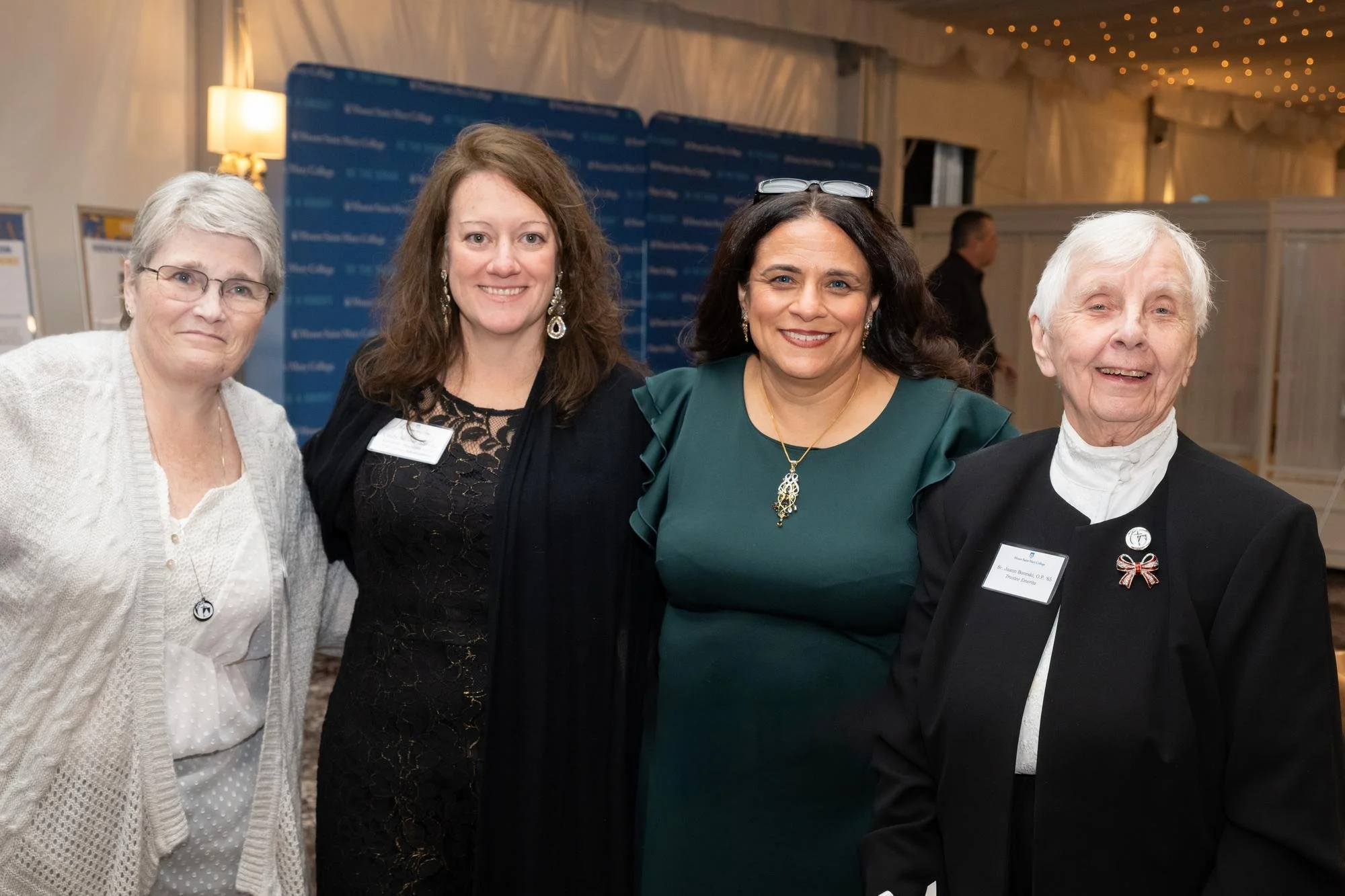 26 Gala 7861.jpg 276245.jpg