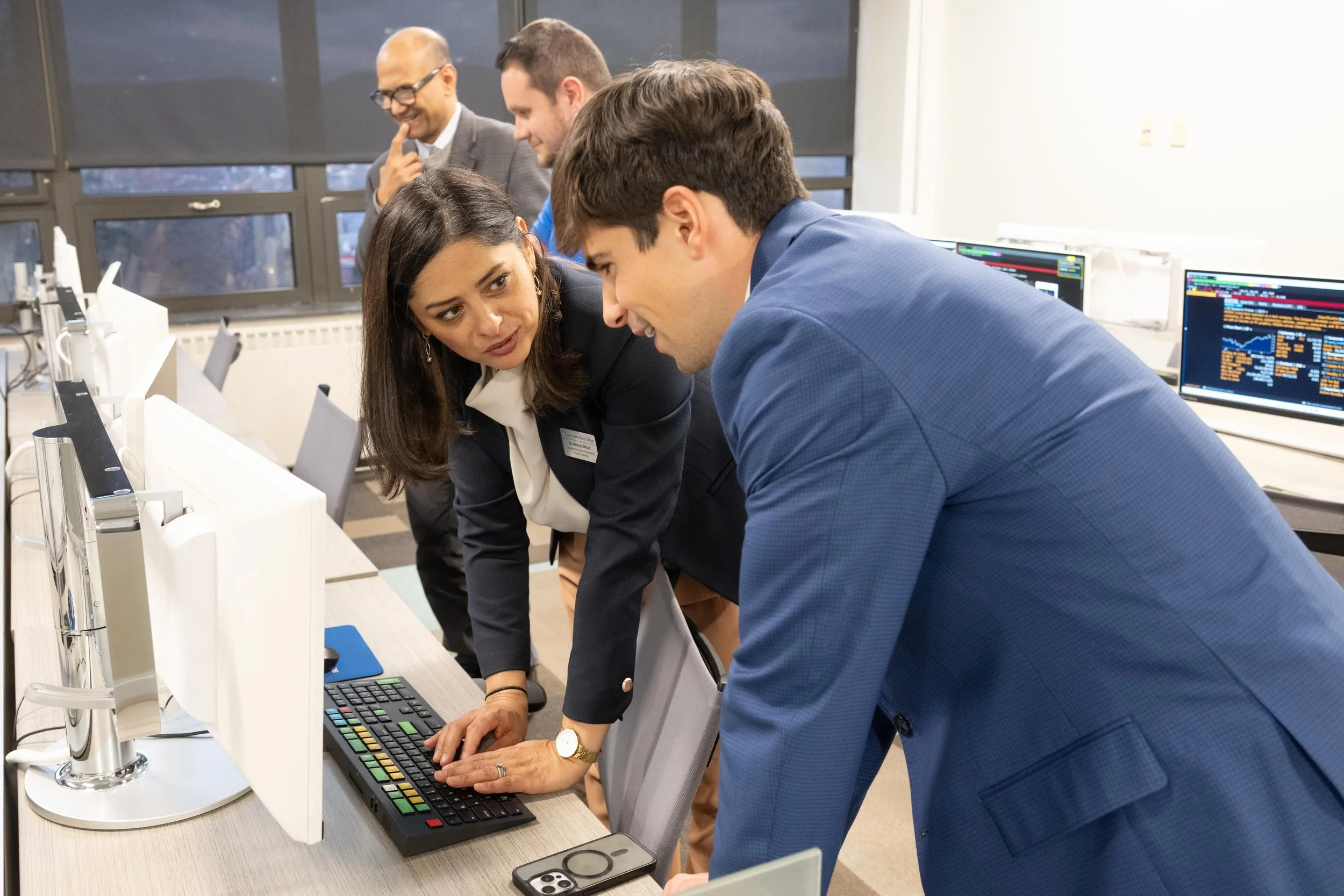 26 Bloomberg 669.jpg 669.jpg