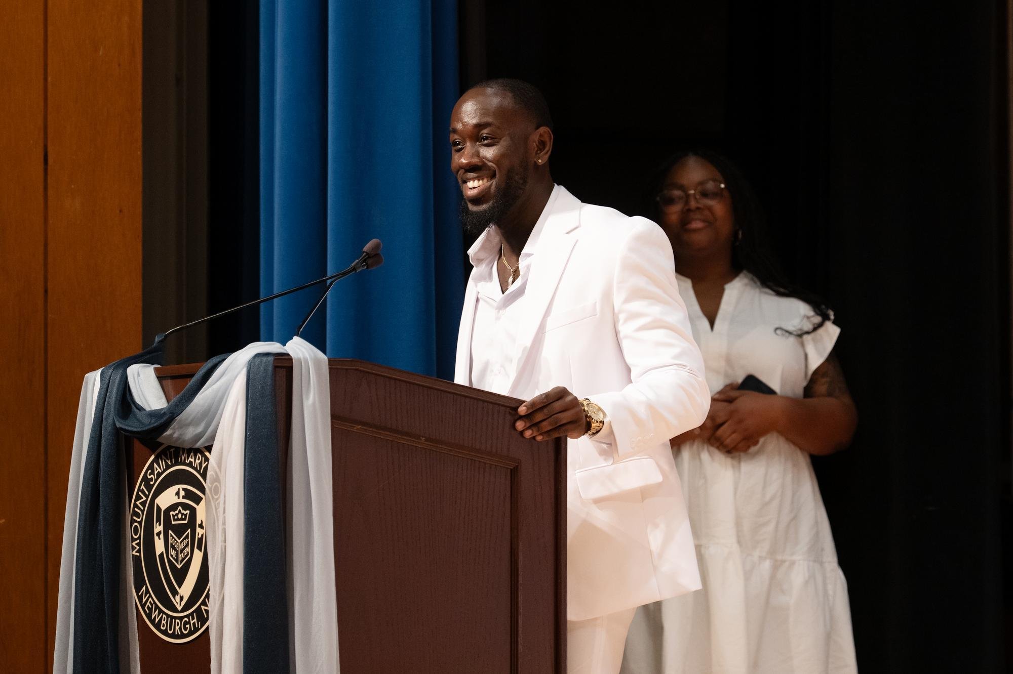 25 COMM NURSING Nurse pinning 2340.jpg