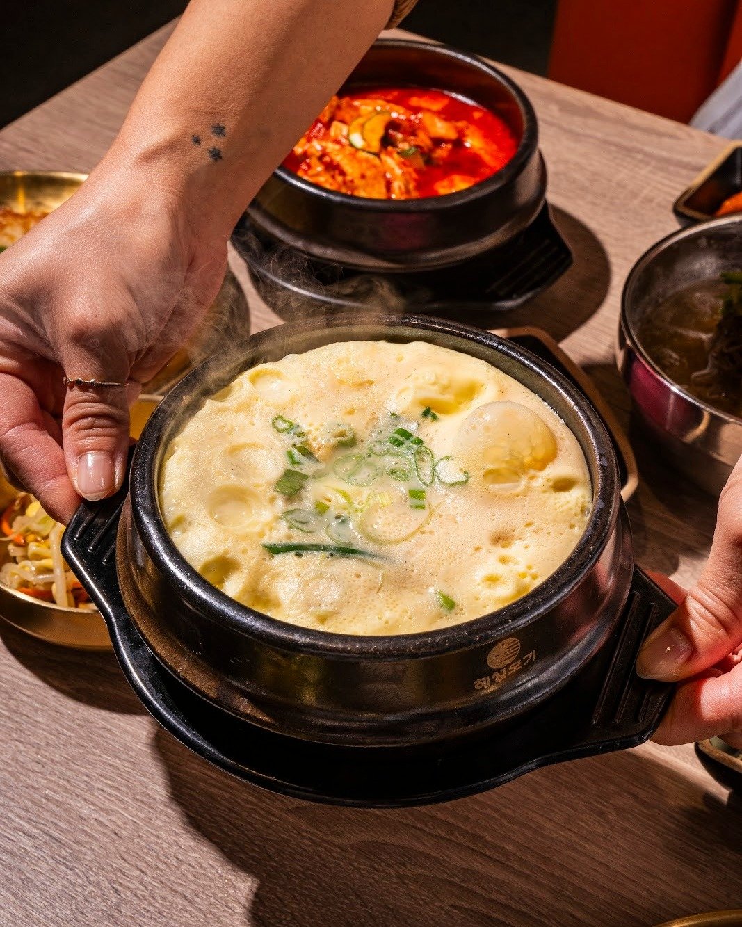 Can you name a person who doesn't like steamed egg? Eggs-actly... you can't. 🙃🍳

#88qkbbq #koreanfood #koreancuisine #banchan #koreanbbq #meatlover #rowlandheights #steamedegg