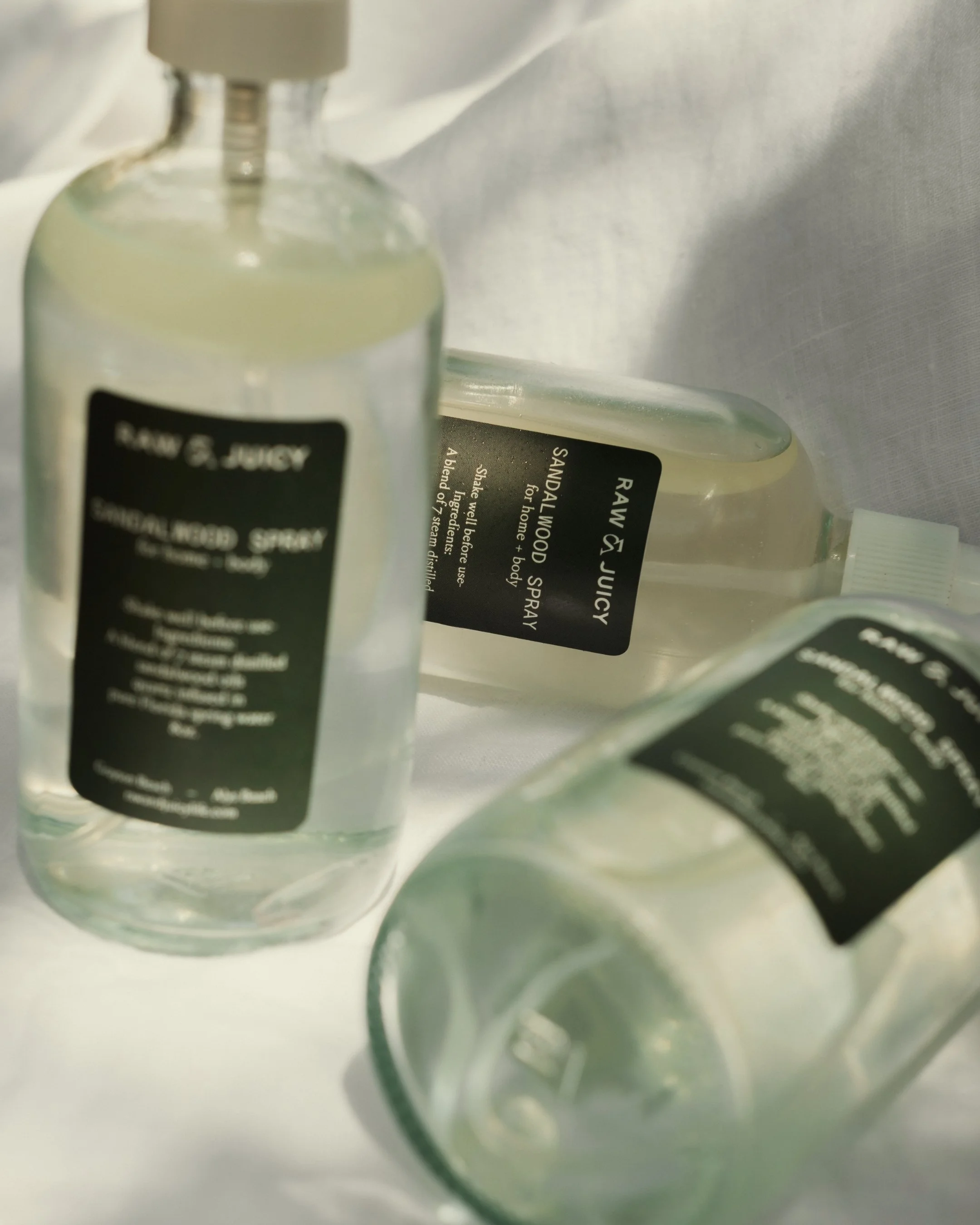RawAndJuicyShop-SandalwoodSpray-01.jpg