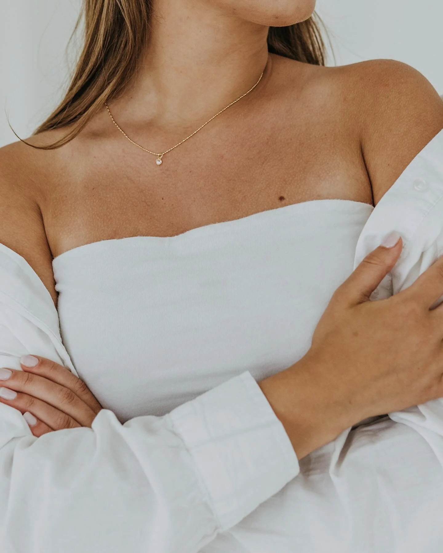 A moment for the sparkle ✨ 
.
.⁠
.⁠
#manitobaphotographer #winnipegphotographer⁠
#winnipegbrandphotography #manitobabrandphotographer⁠
#lauraloewenphotography⁠
#winnipegrealestate⁠ #winnipegstudiophotographer #sundayave.ca #sundayavenuestudio⁠
#wpgre