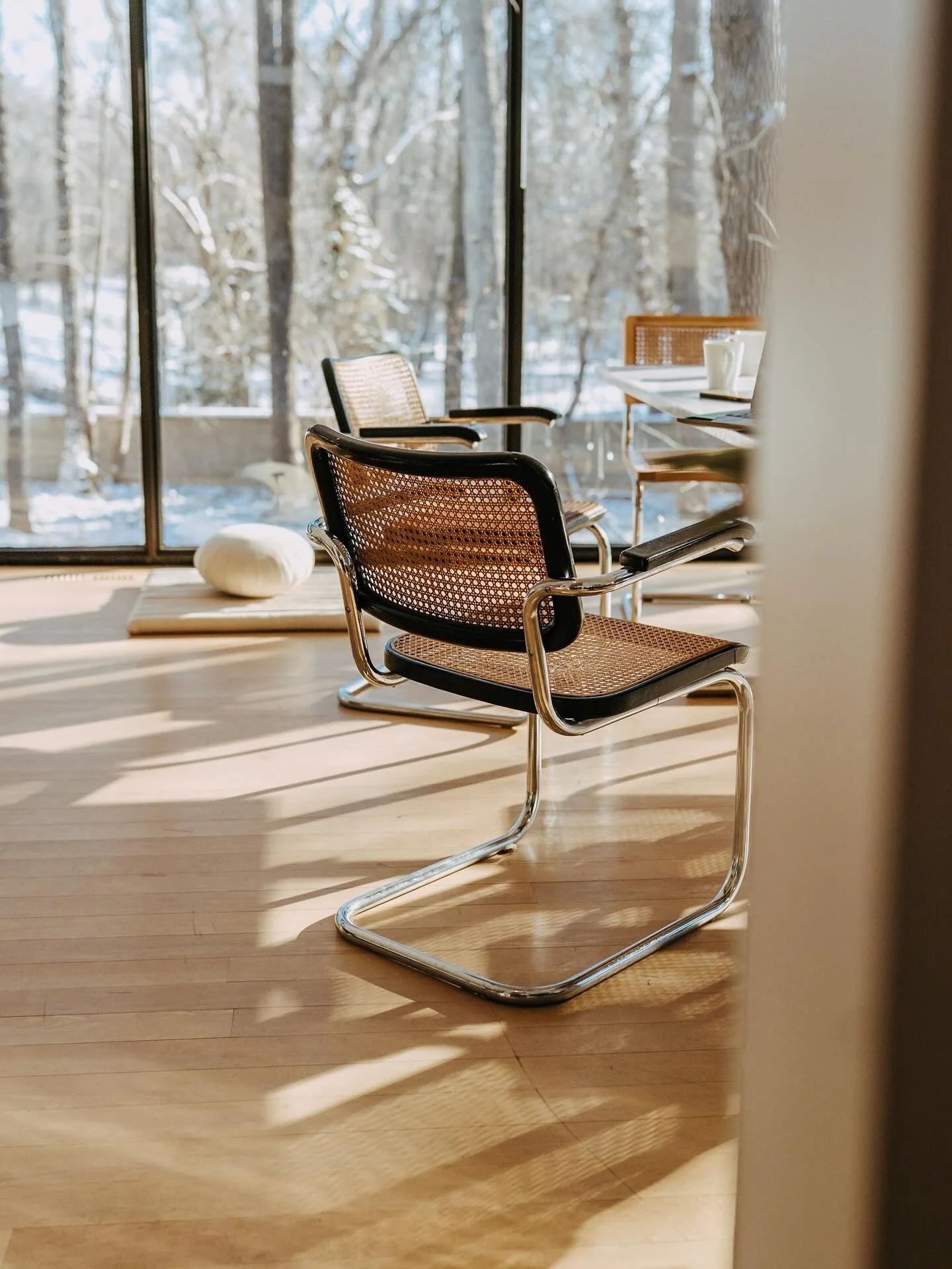 Cozy corners @bowerbirdstays 💭 
.
.⁠
.⁠
#manitobaphotographer #winnipegphotographer⁠
#winnipegbrandphotography #manitobabrandphotographer⁠
#lauraloewenphotography⁠
#winnipegrealestate⁠ #winnipegstudiophotographer #sundayave.ca #sundayavenuestudio⁠
#