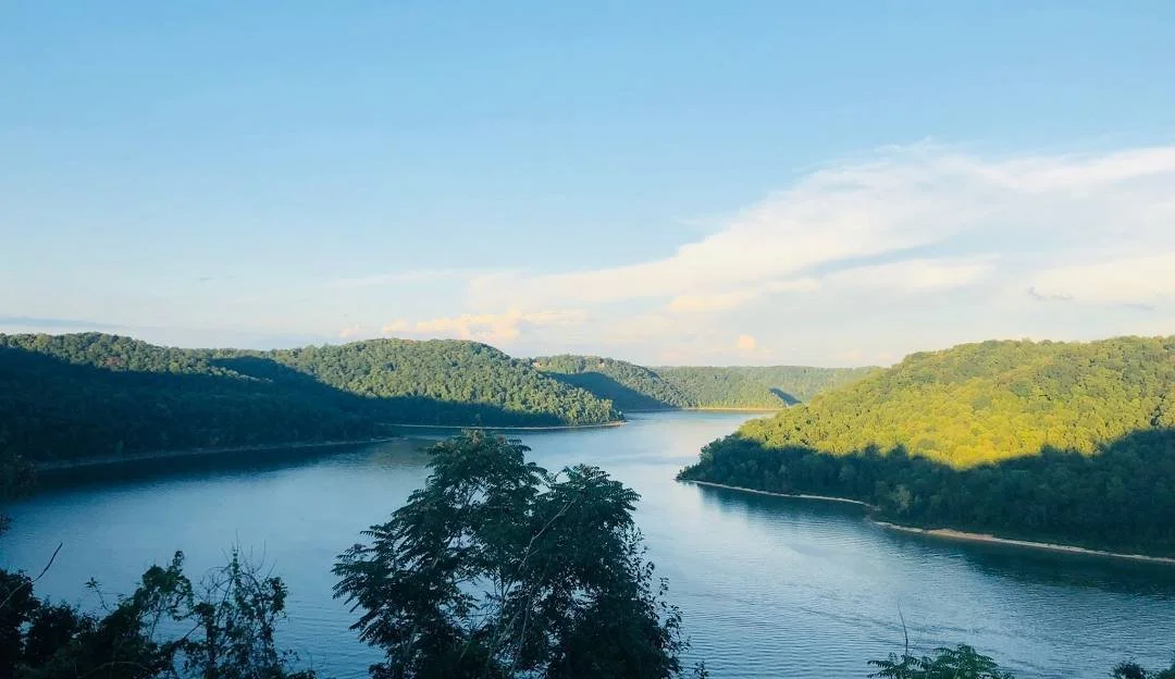 Creekside cabin and RV sites in Smithville TN near Center Hill Lake, Burgess Falls, and Rock Island State Park.