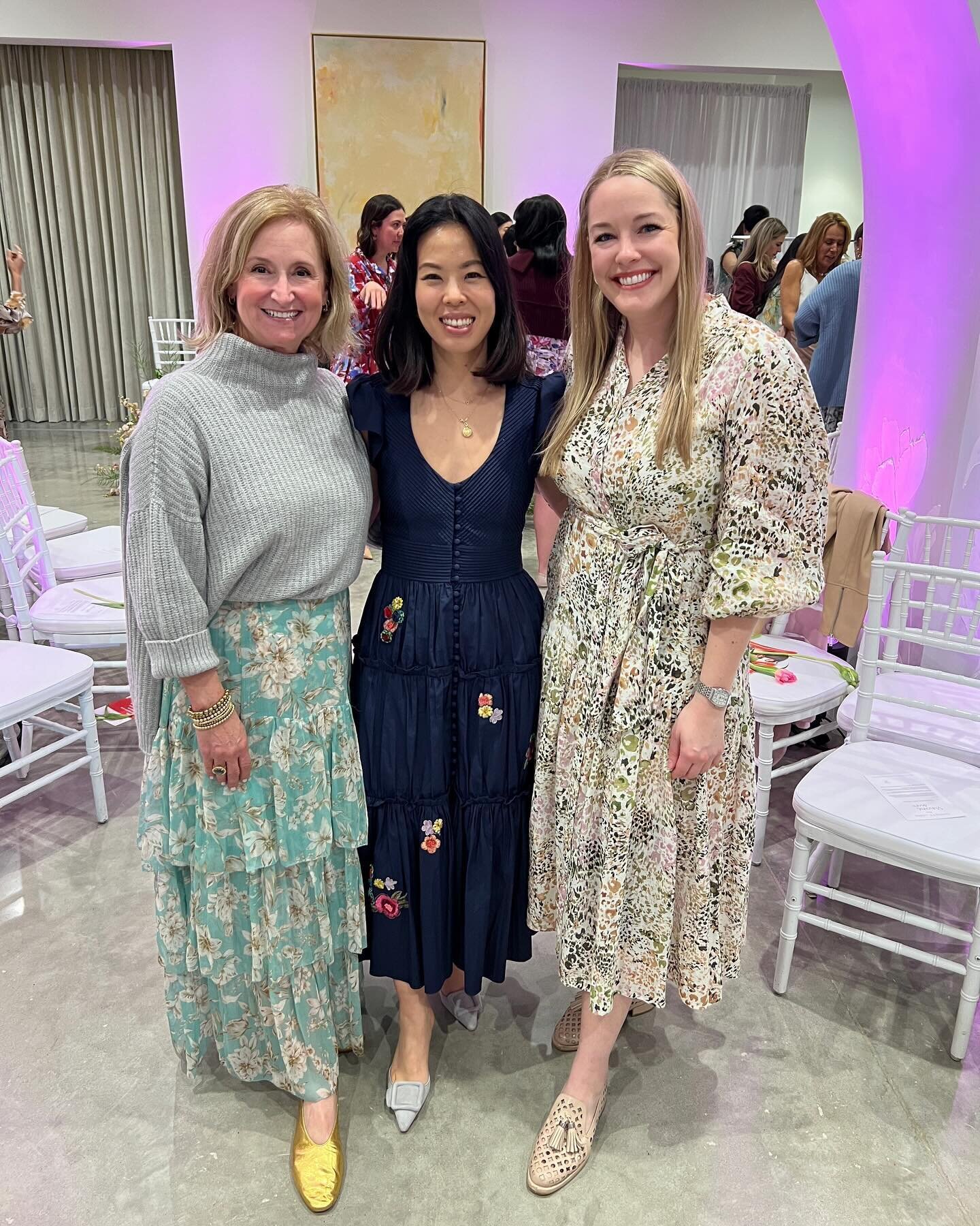 We love supporting our boutiques! Last night, we were invited to celebrate the latest @christylynncollection surrounded by many familiar faces and fellow @thesalehouston enthusiasts 🛍️