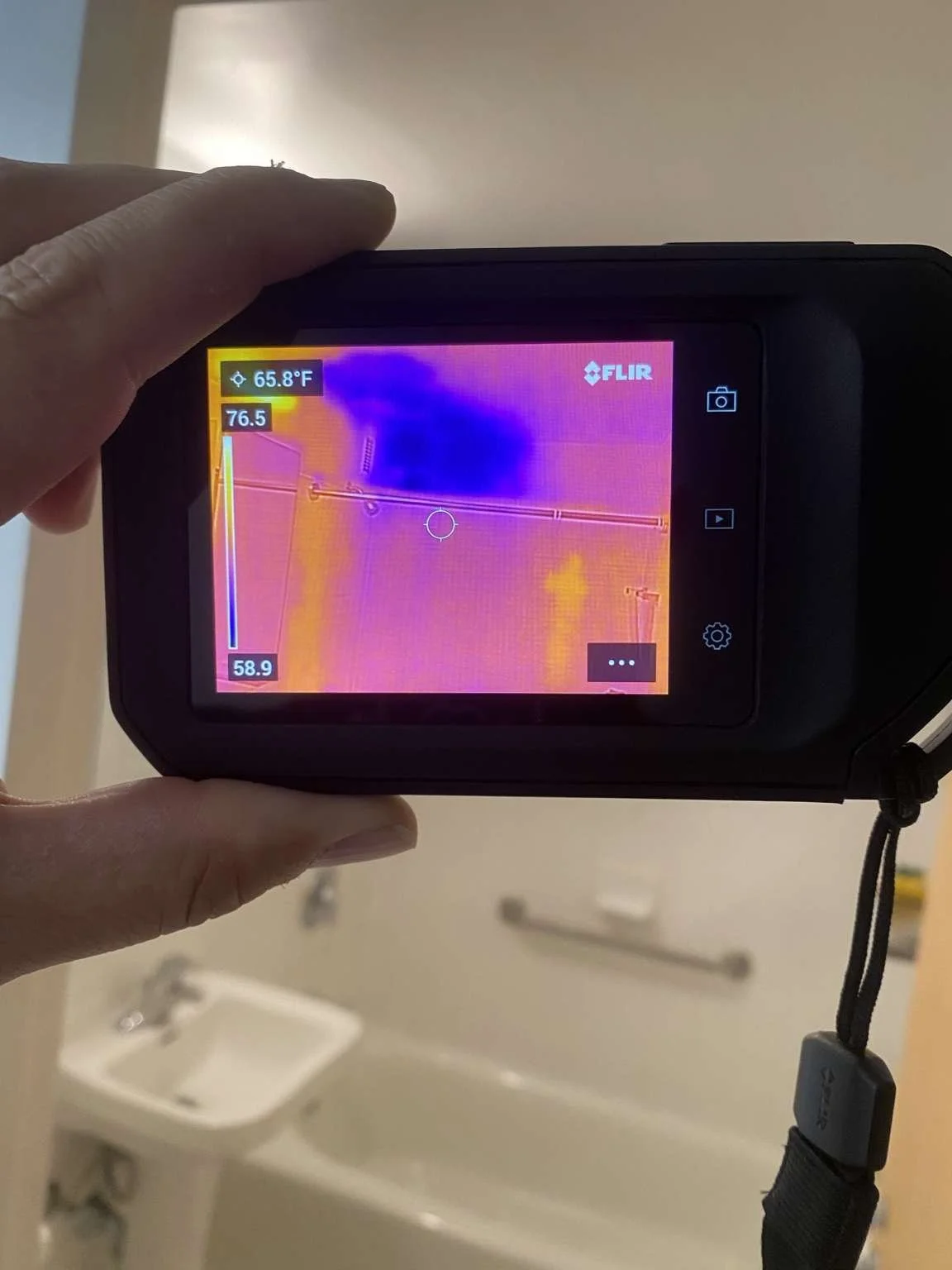 Thermal imaging mold inspection in Northbrook IL showing hidden moisture behind bathroom wall