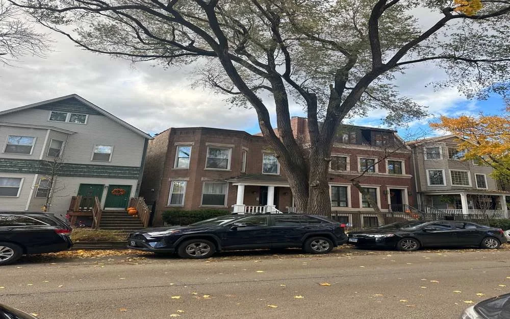 Chicago two-flat building inspected during professional mold inspection