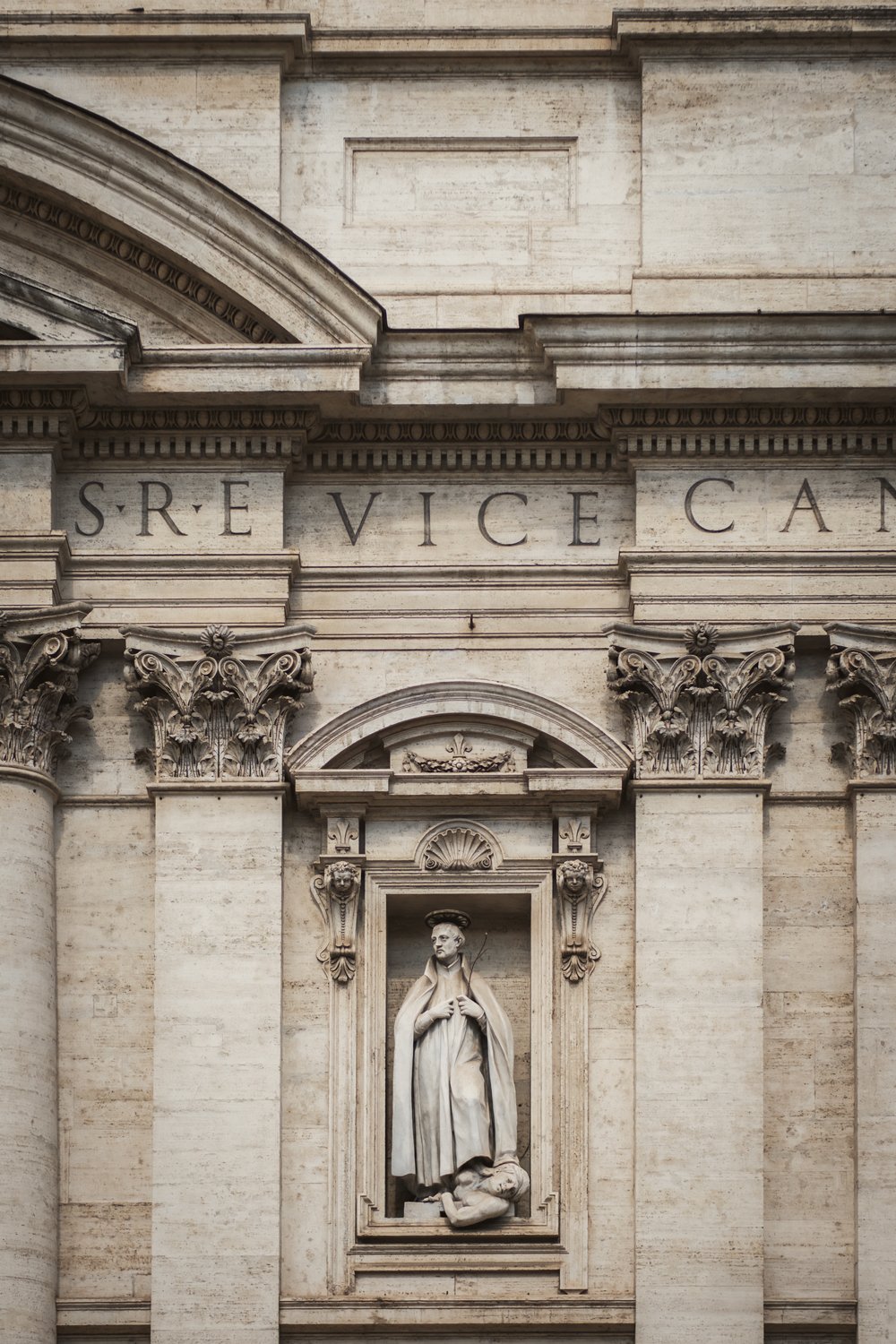 rome-statue-03.jpg